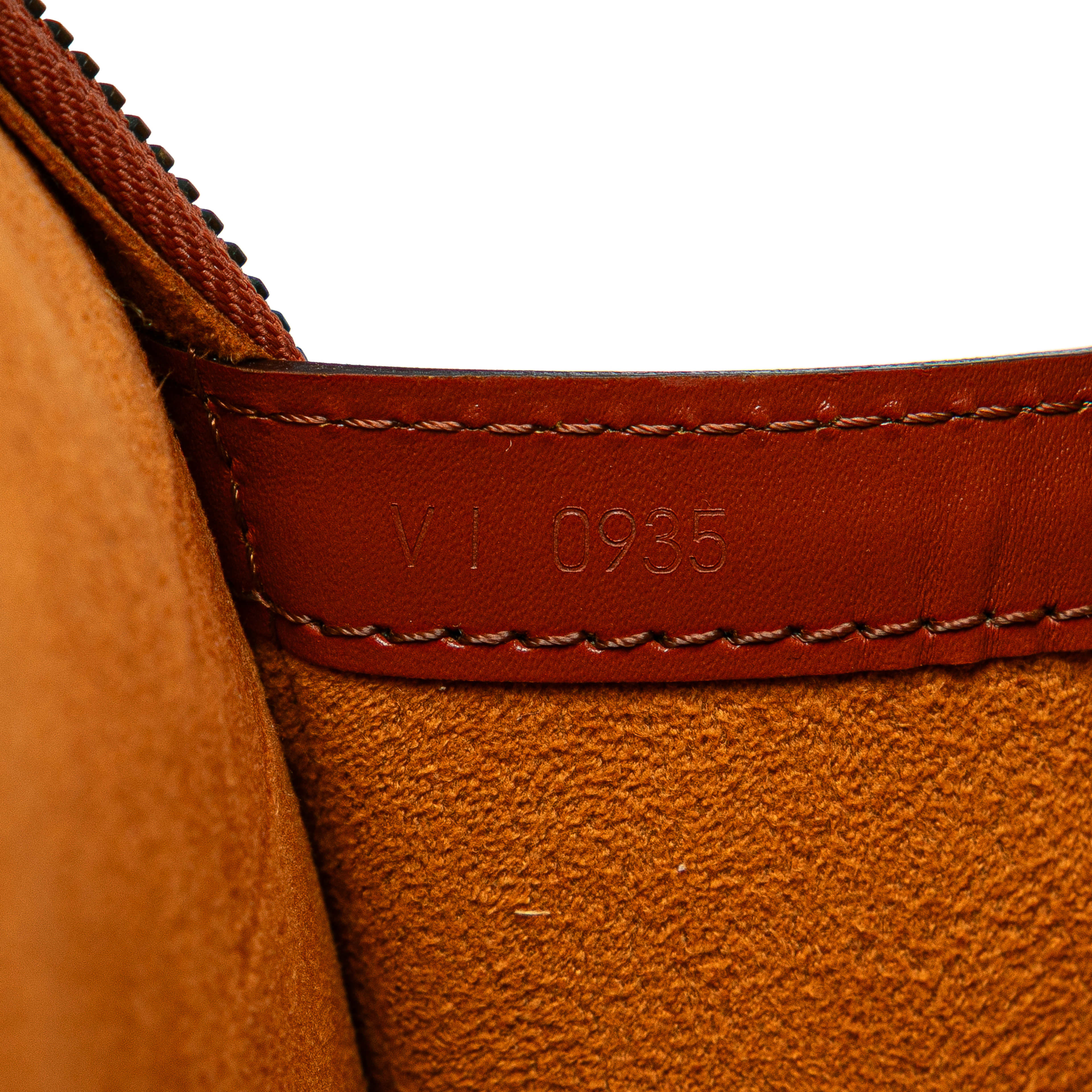 Louis Vuitton Epi Lussac, från Luxclusif, i färgen brown. Klicka för att öppna bilden i stort format