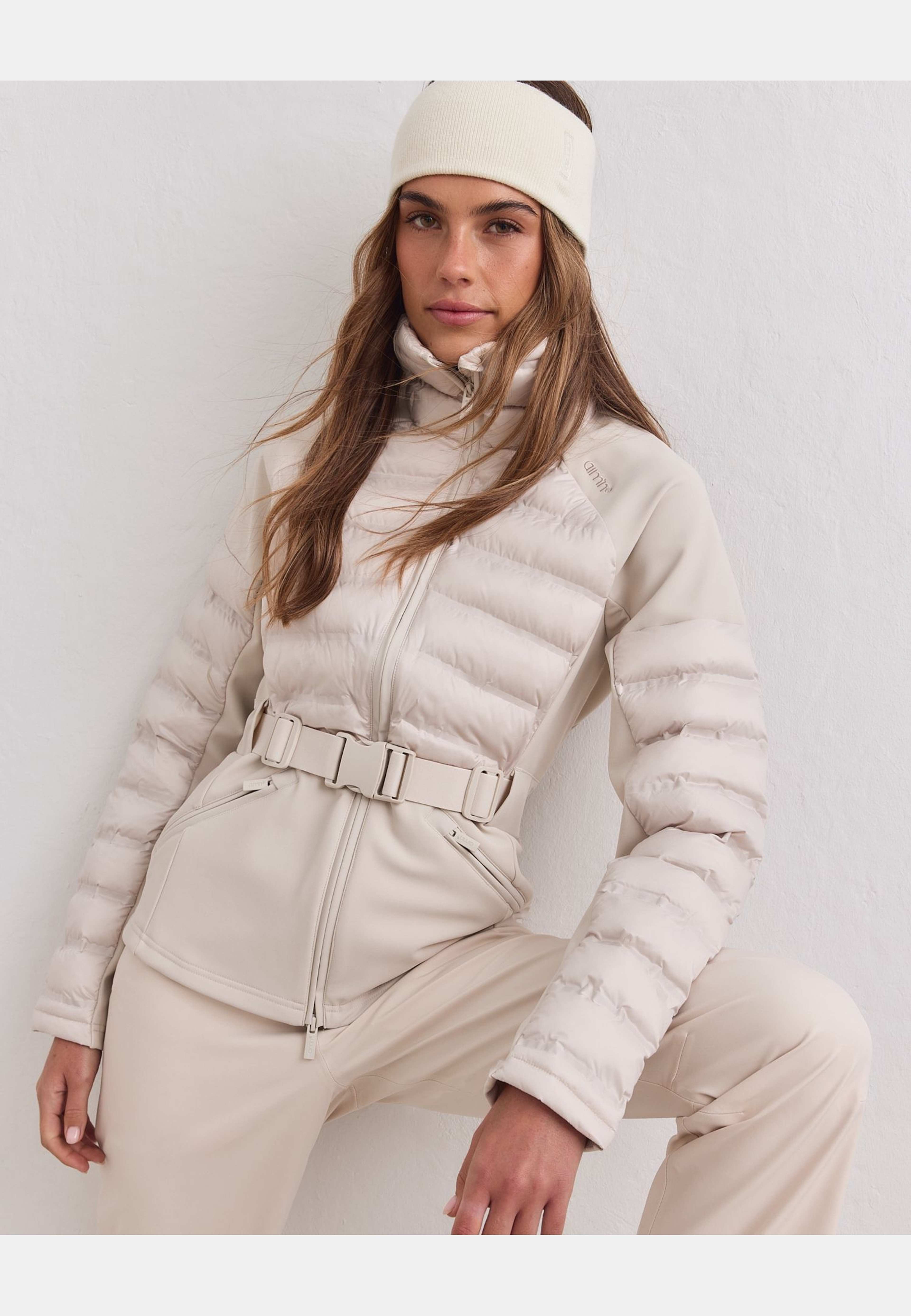 Hybrid Jacket, från aim'n, i färgen sand. Klicka för att öppna bilden i stort format