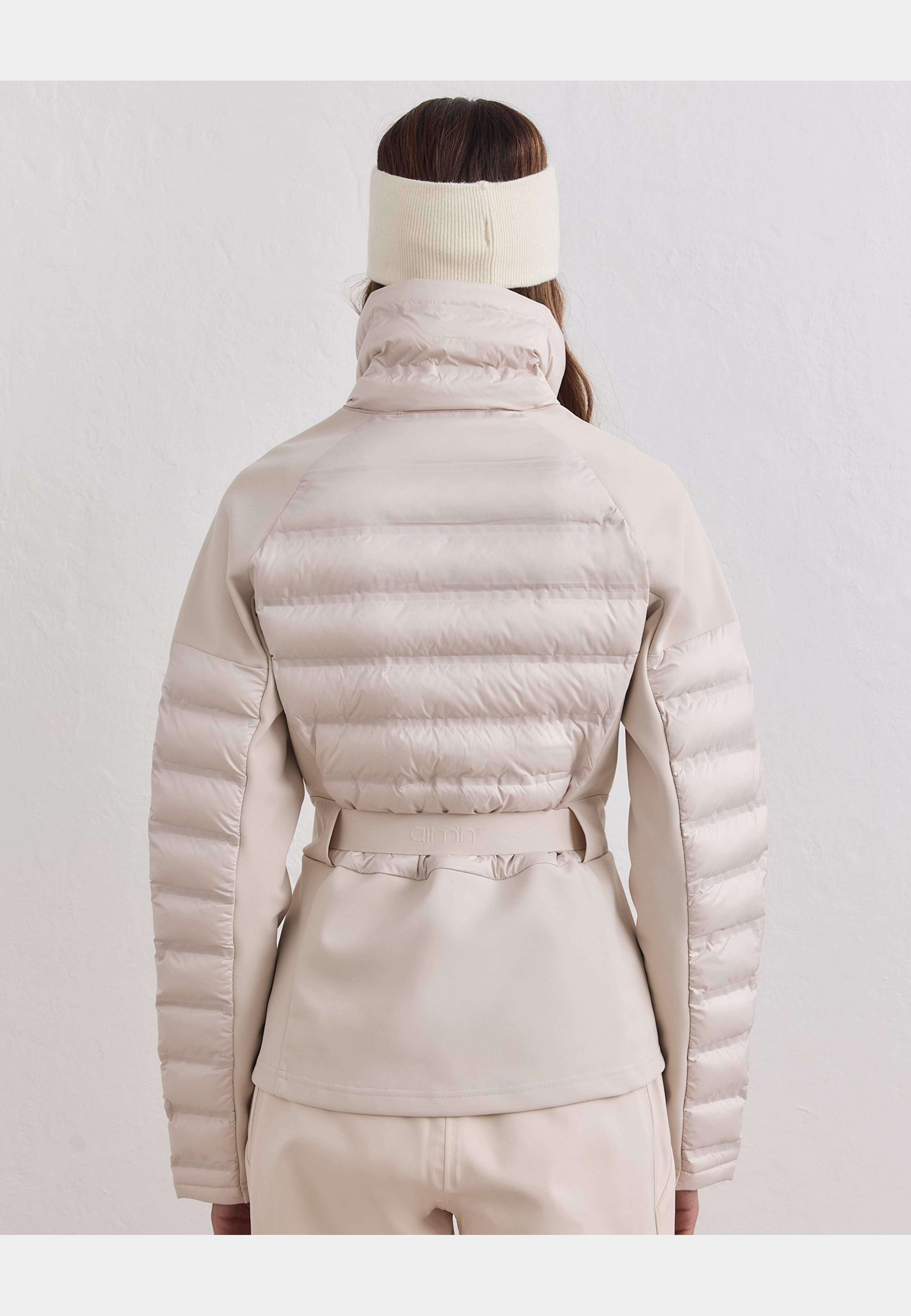 Hybrid Jacket, från aim'n, i färgen sand. Klicka för att öppna bilden i stort format