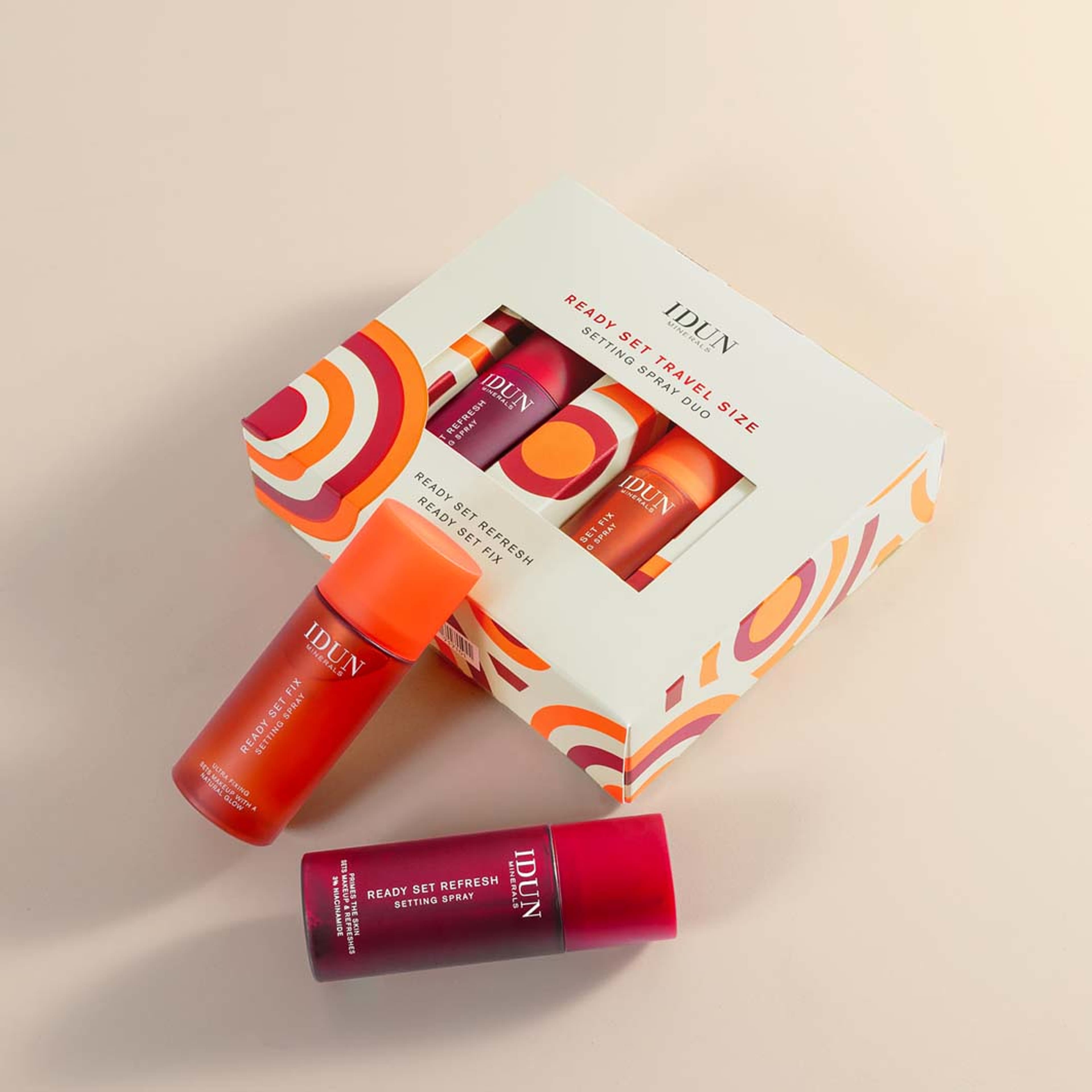 Setting Spray Travel Size Duo, från IDUN Minerals. Klicka för att öppna bilden i stort format