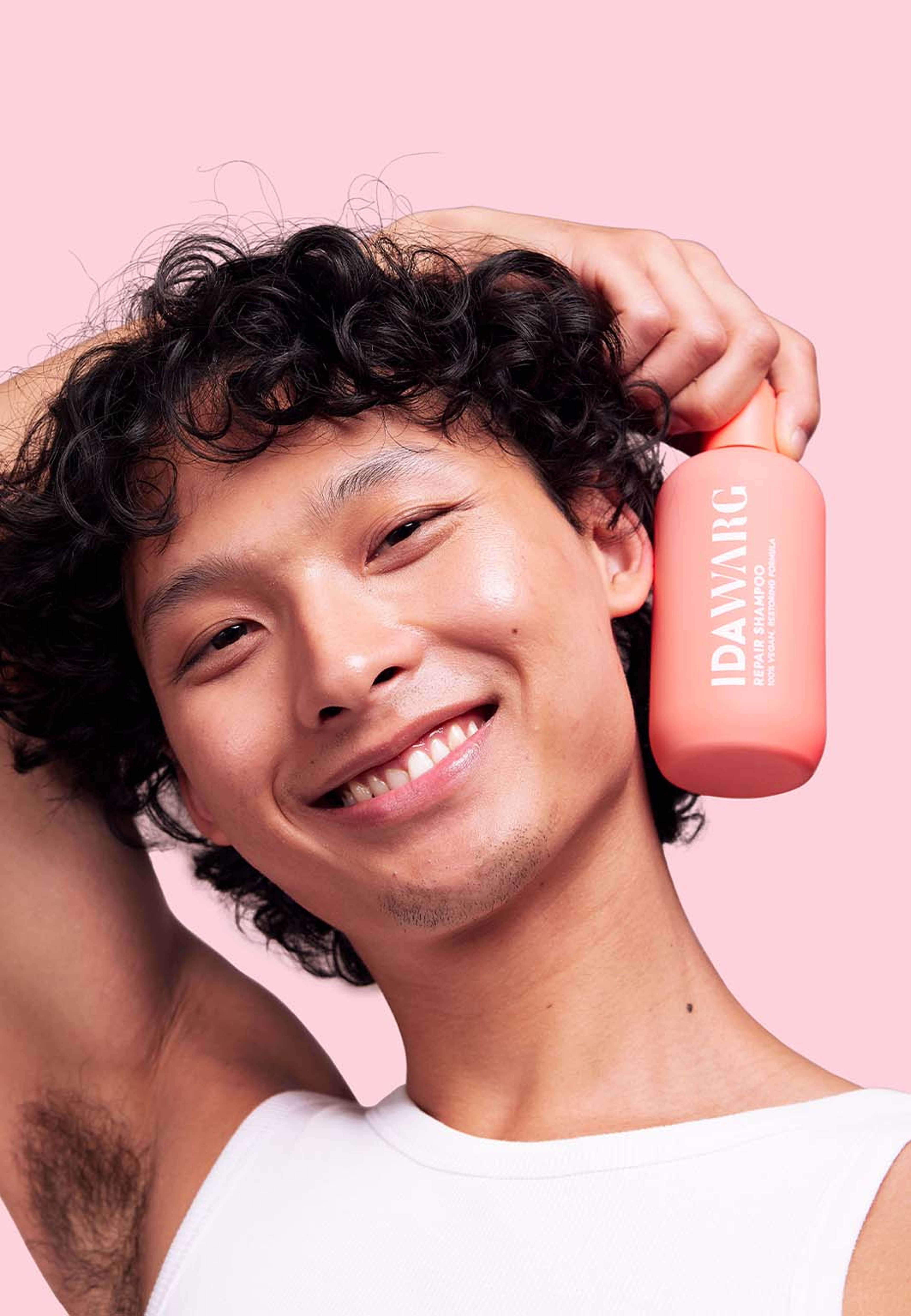 Repair Shampoo 250 ml, från IDA WARG, i färgen 250 ml. Klicka för att öppna bilden i stort format
