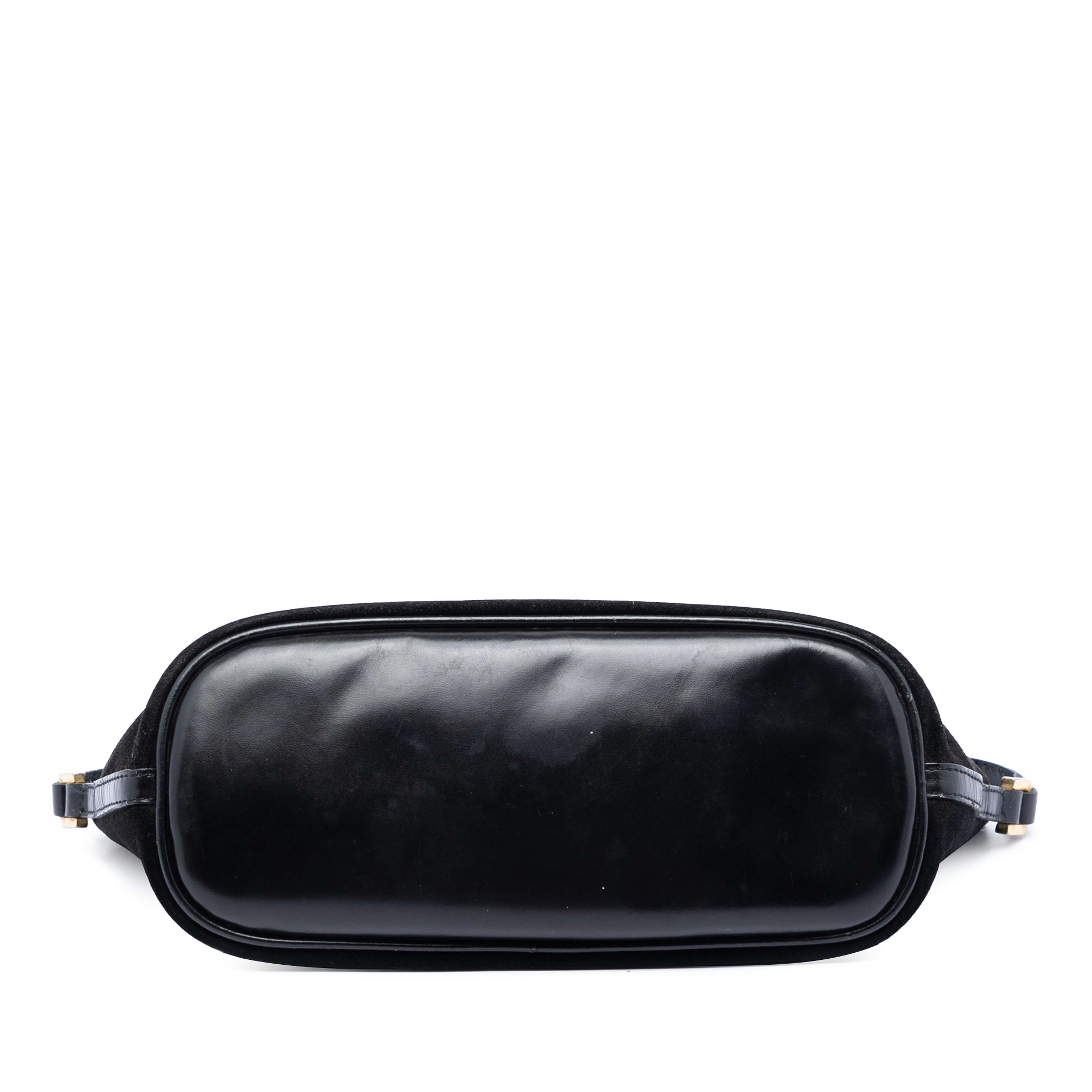 Gucci Suede Boat, från Luxclusif, i färgen black. Klicka för att öppna bilden i stort format