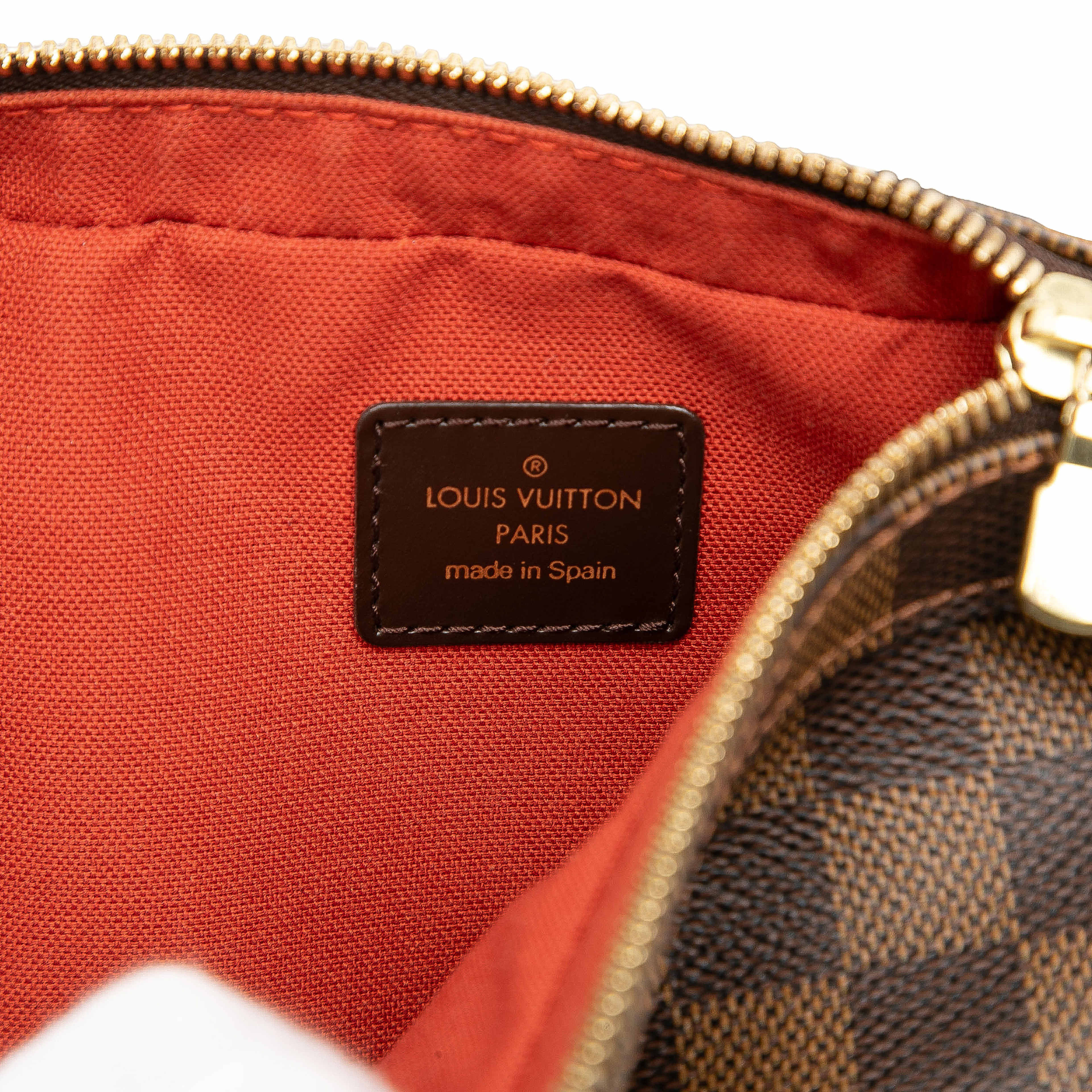 Louis Vuitton Damier Ebene Geronimos, från Luxclusif, i färgen brown. Klicka för att öppna bilden i stort format