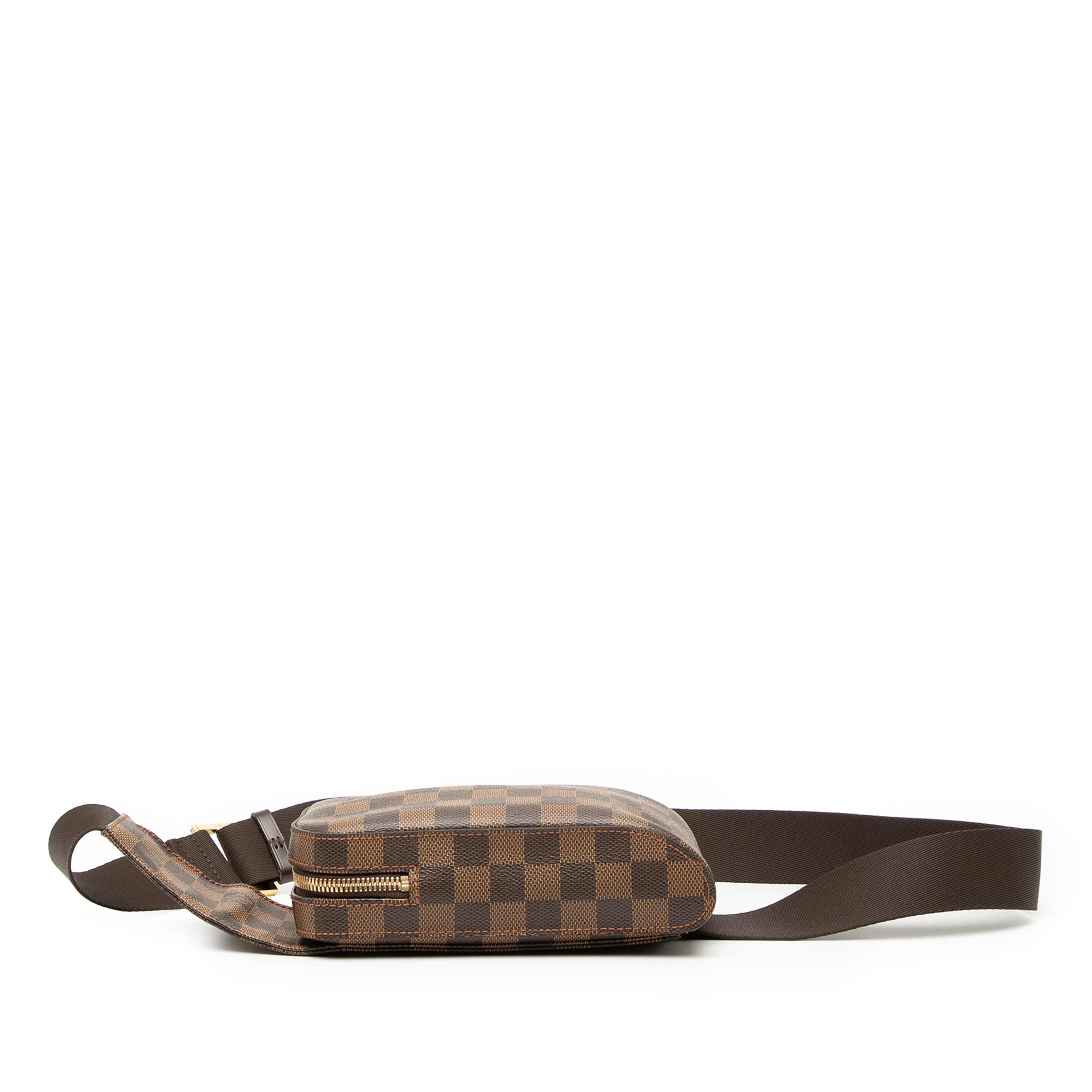 Louis Vuitton Damier Ebene Geronimos, från Luxclusif, i färgen brun. Klicka för att öppna bilden i stort format