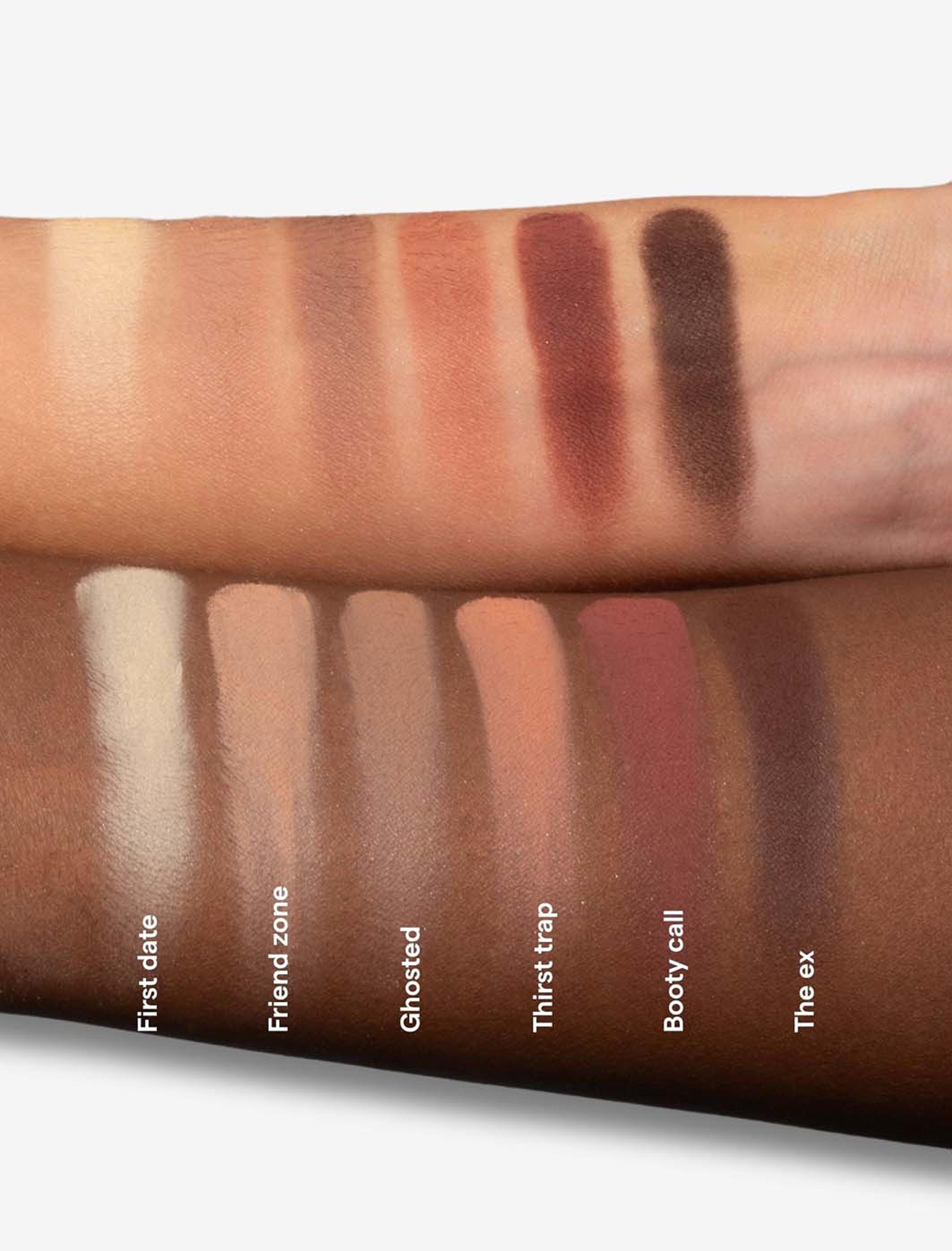 The single Multiuse Eyeshadow, från LH Cosmetics, i färgen Booty Call Rosy Mauve. Klicka för att öppna bilden i stort format