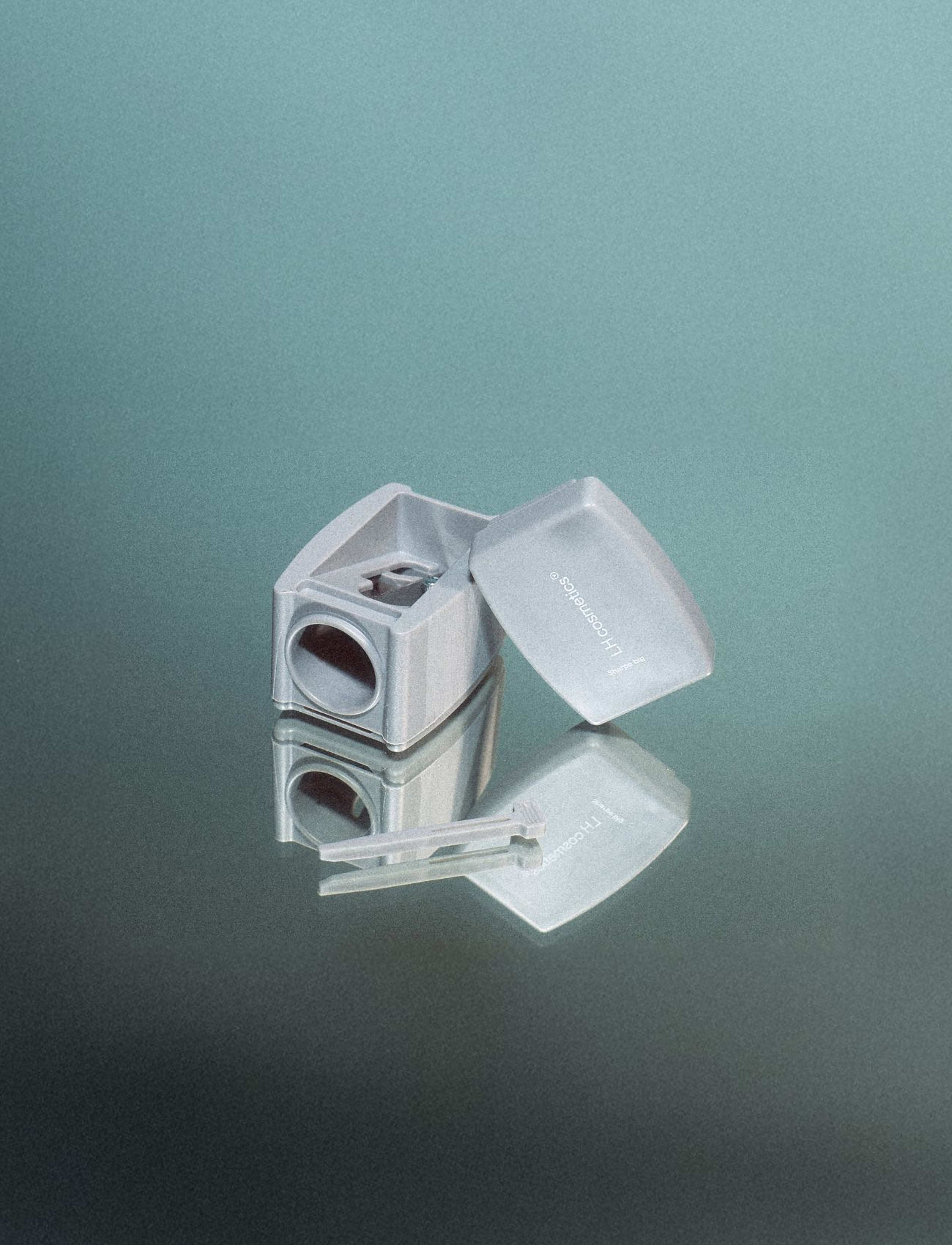 Sharpe big, från LH Cosmetics. Klicka för att öppna bilden i stort format