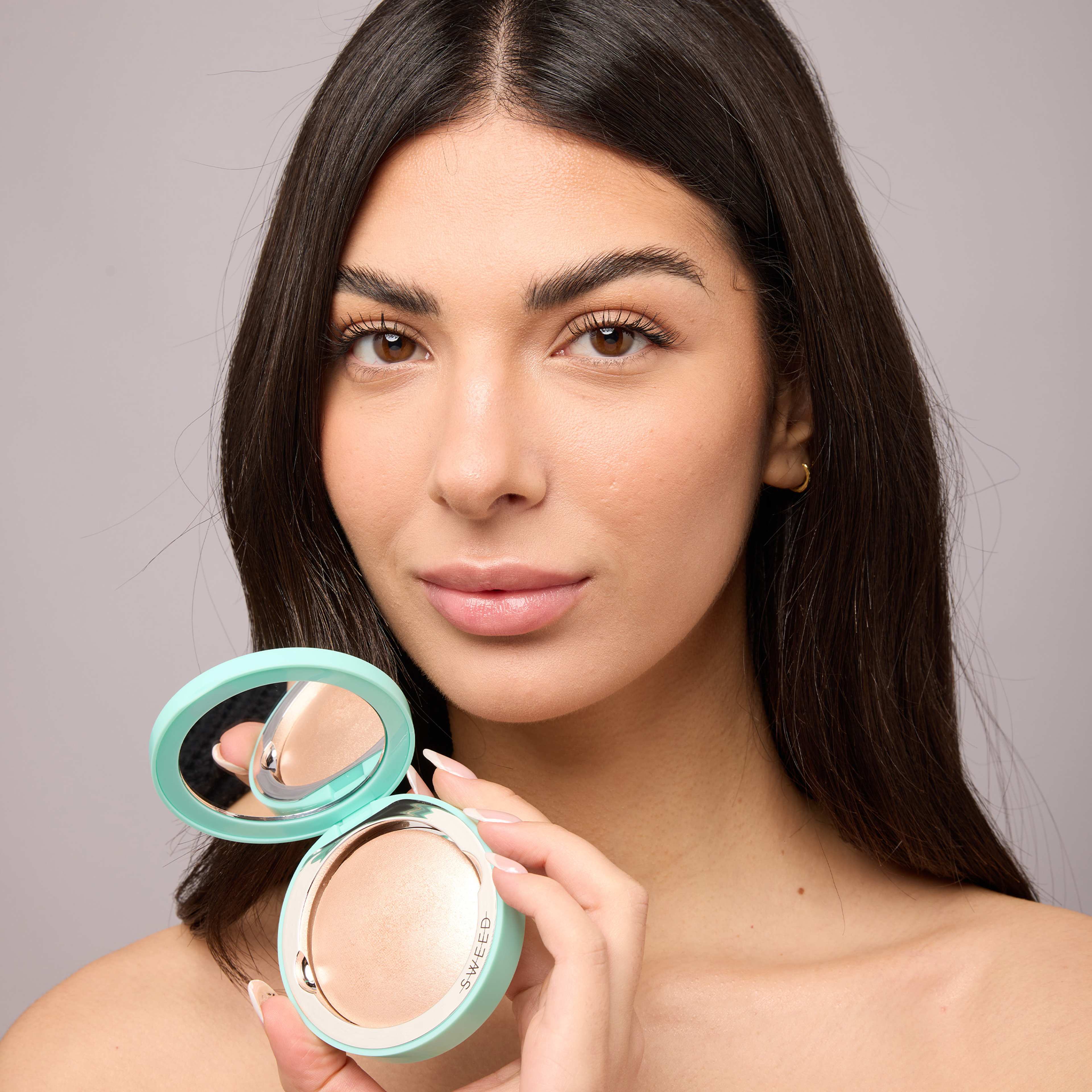 The Highlighter, från SWEED, i färgen Aurora - Ivory Gold. Klicka för att öppna bilden i stort format