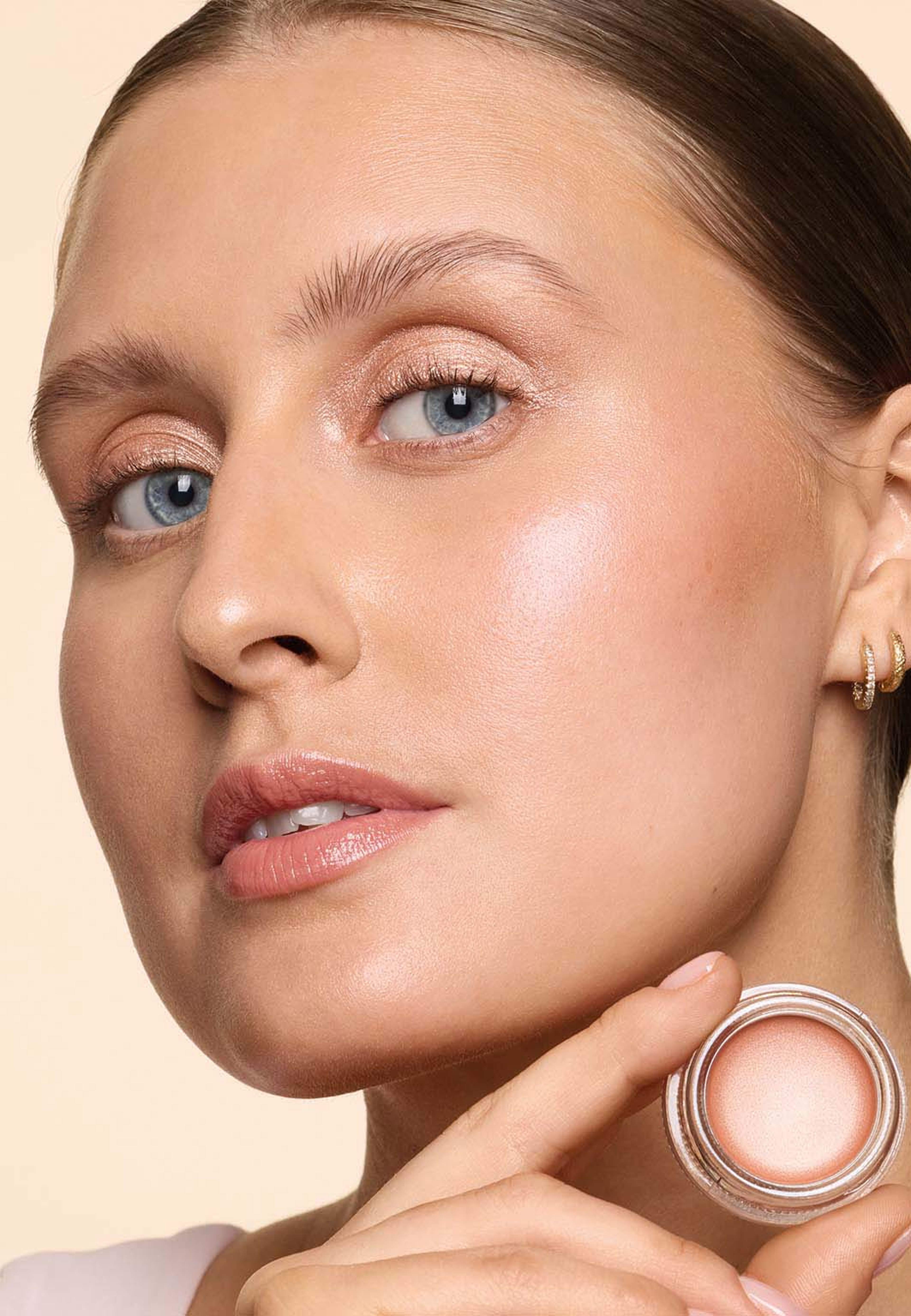 Hickap Fire Eyes Cream Shadow, från Hickap, i färgen Halo. Klicka för att öppna bilden i stort format