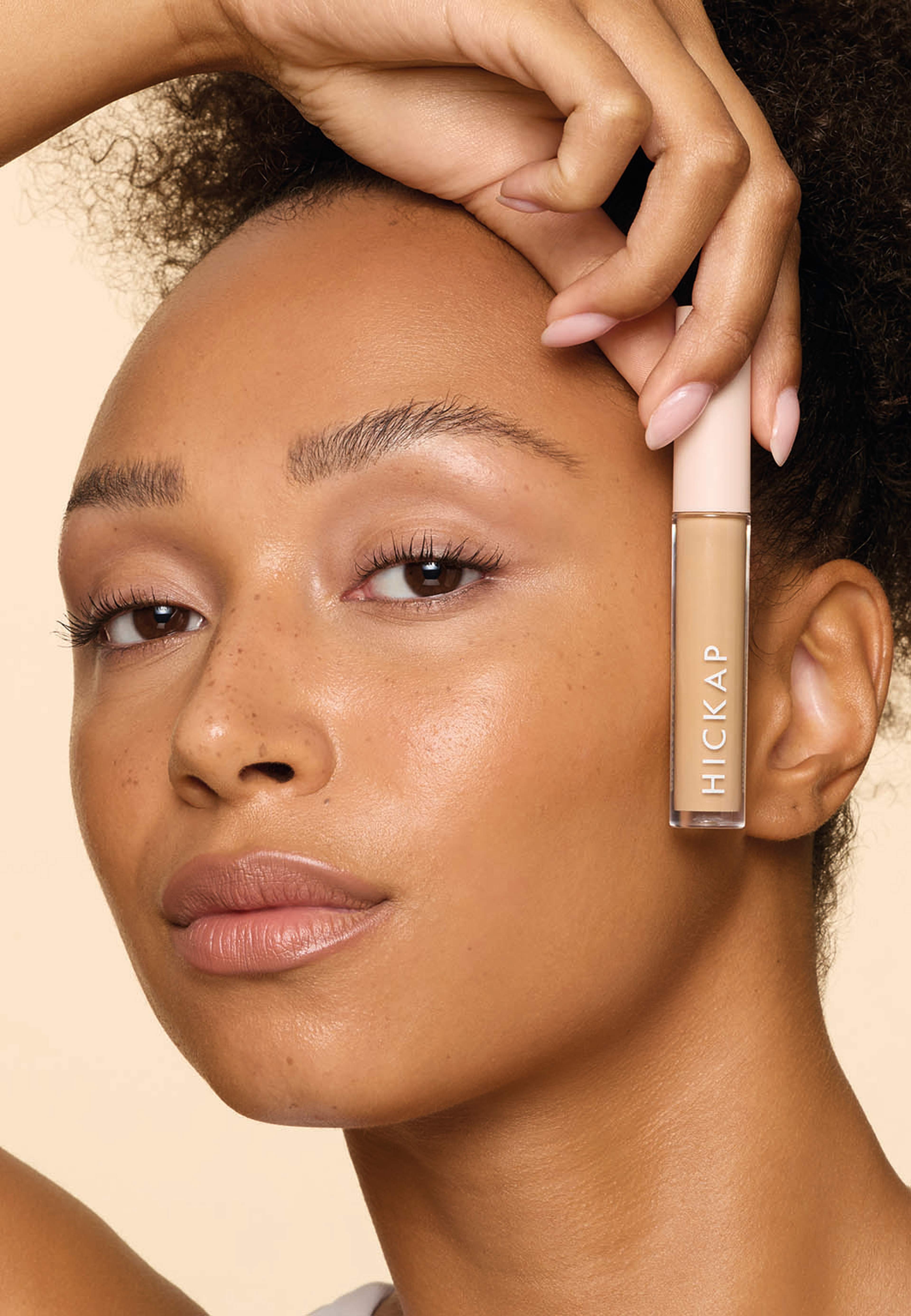 Undercover Agent Creamy Concealer, från Hickap, i färgen Tan.