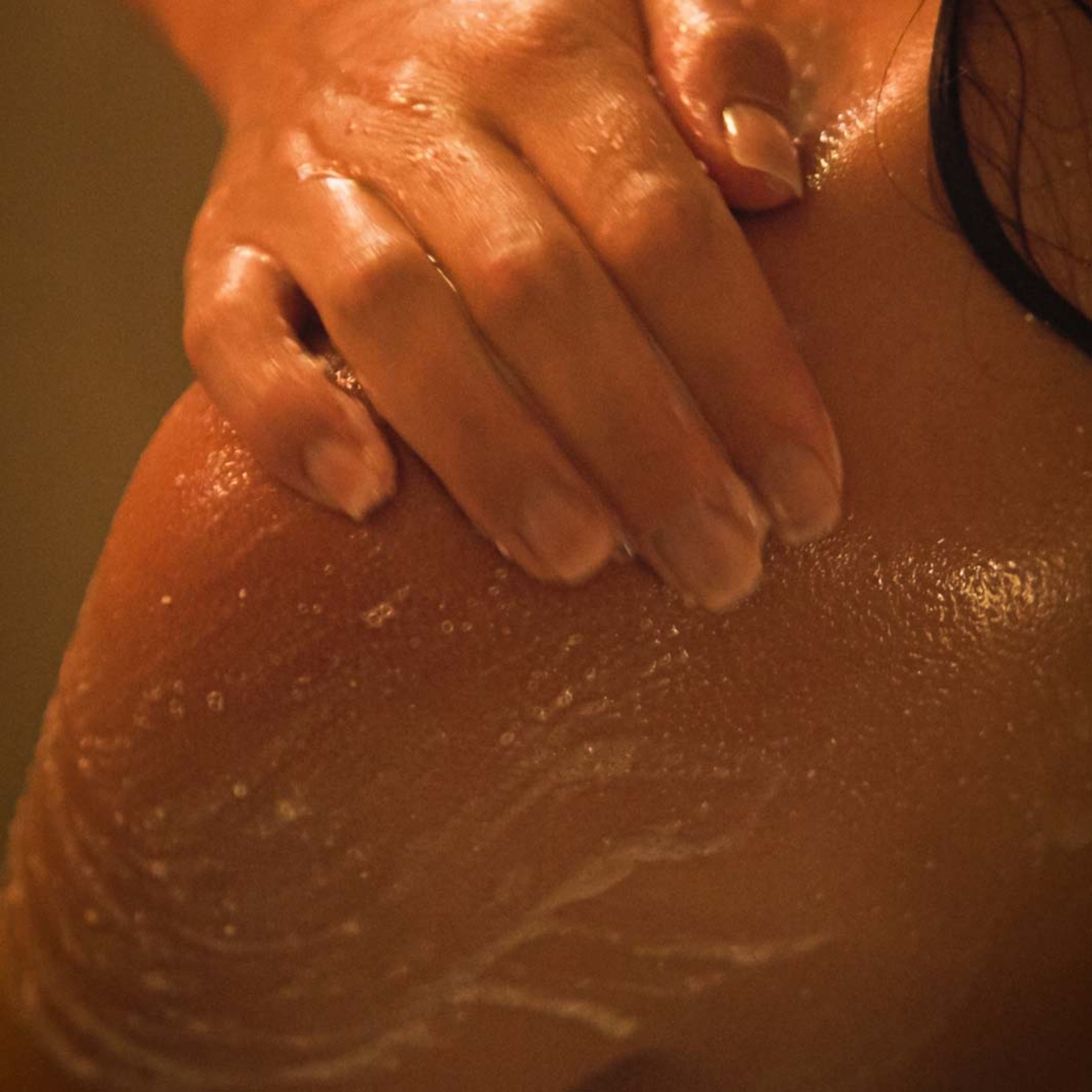 Silky Bliss Sugar Scrub, från ALL I AM BEAUTY. Klicka för att öppna bilden i stort format