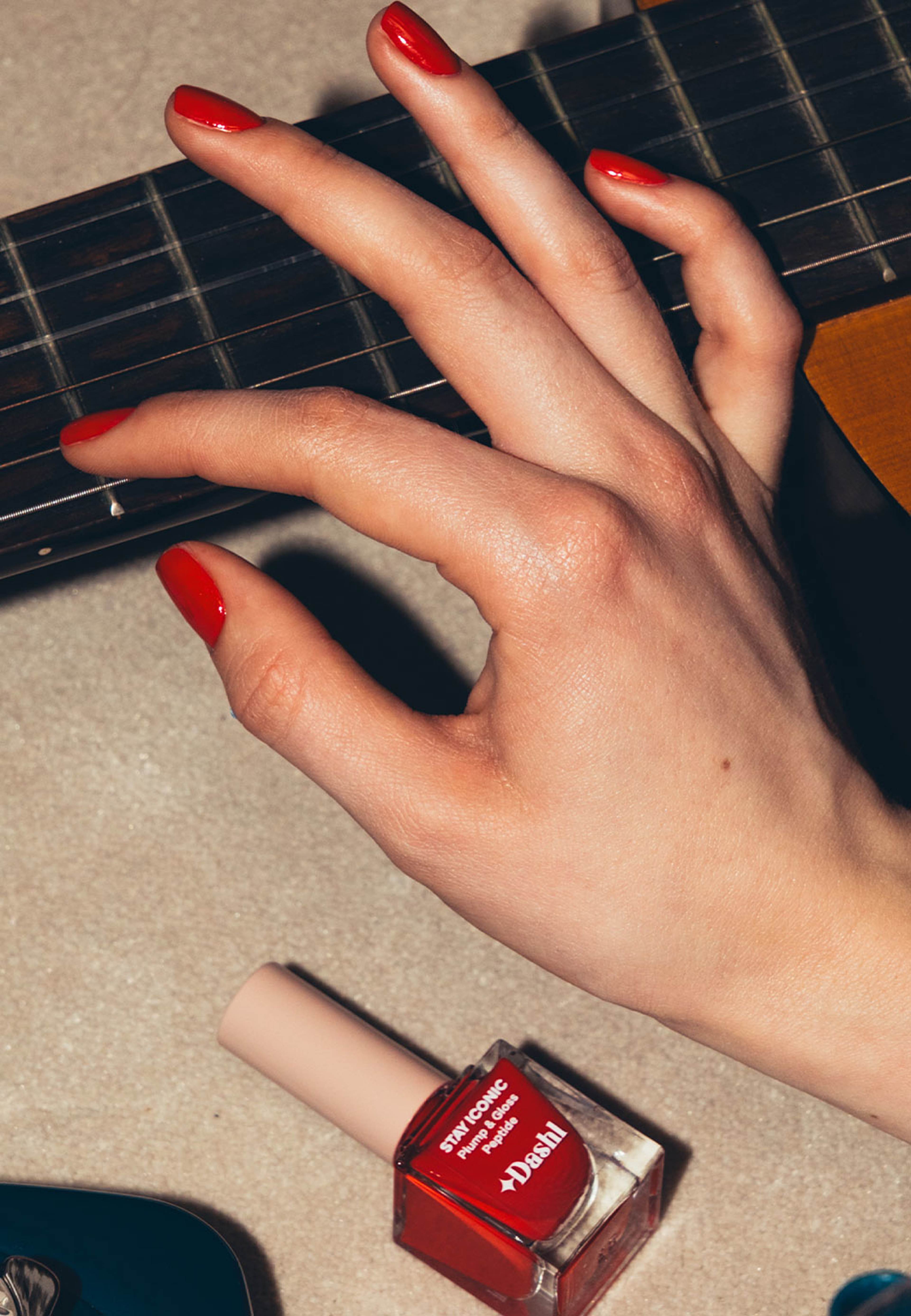 Stay Iconic Plump & Gloss Peptide