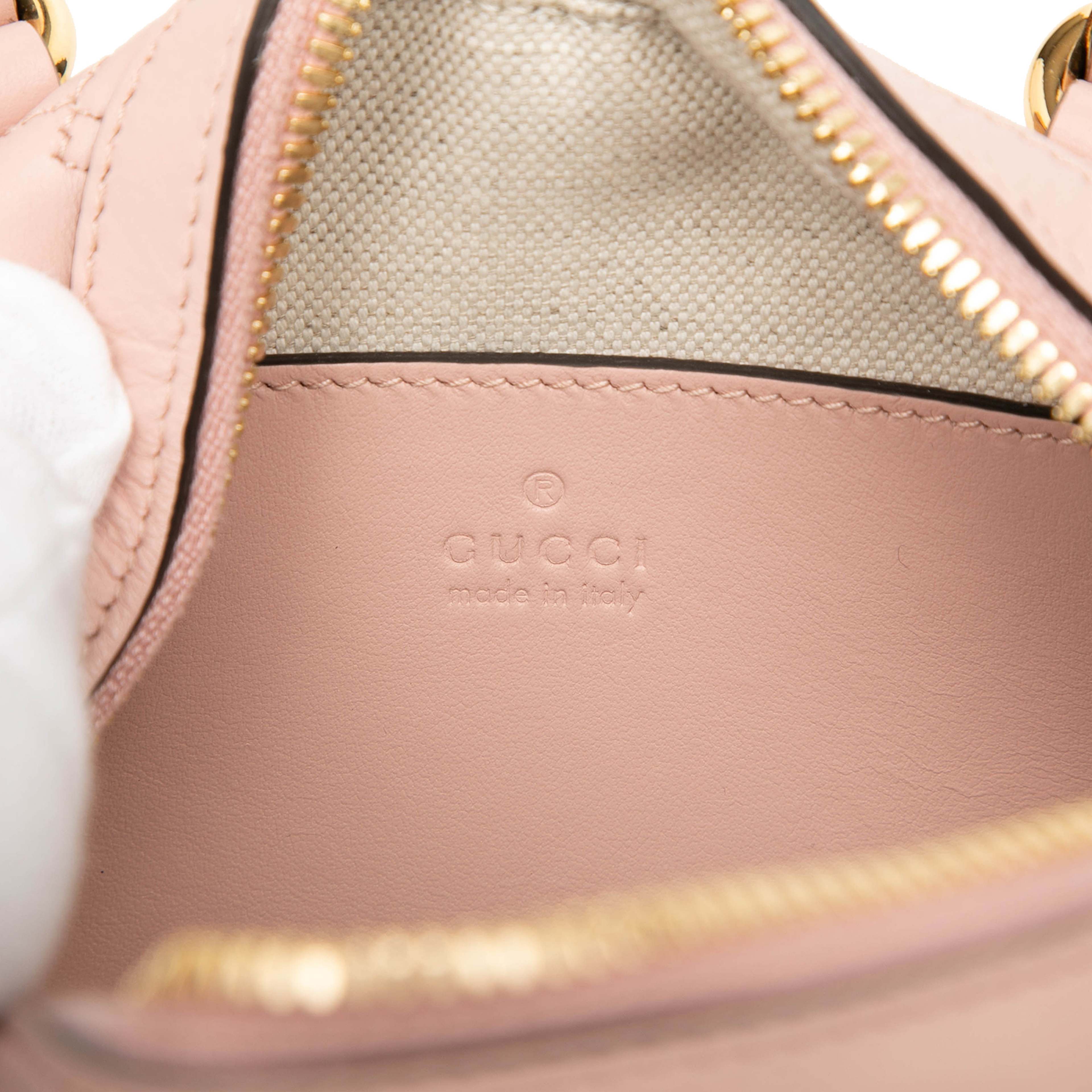 Gucci Mini Gg Marmont Matelasse Leather Satchel, från Luxclusif, i färgen pink. Klicka för att öppna bilden i stort format