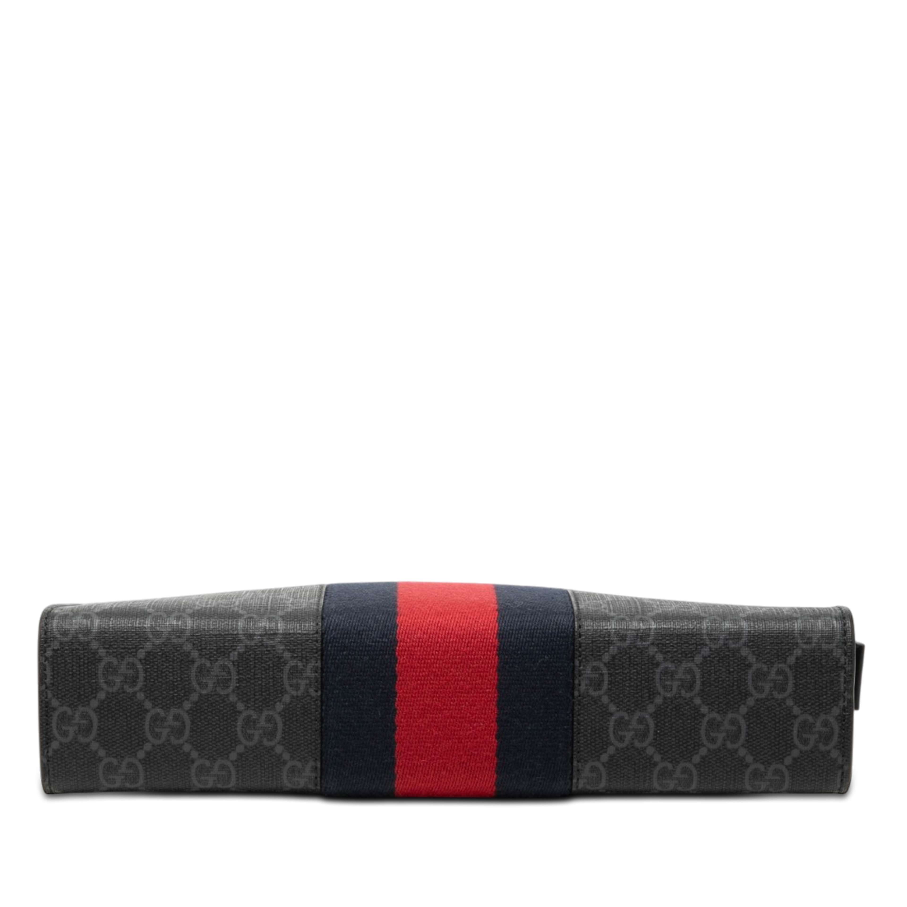 Gucci Gg Supreme Web Clutch, från Luxclusif, i färgen svart. Klicka för att öppna bilden i stort format
