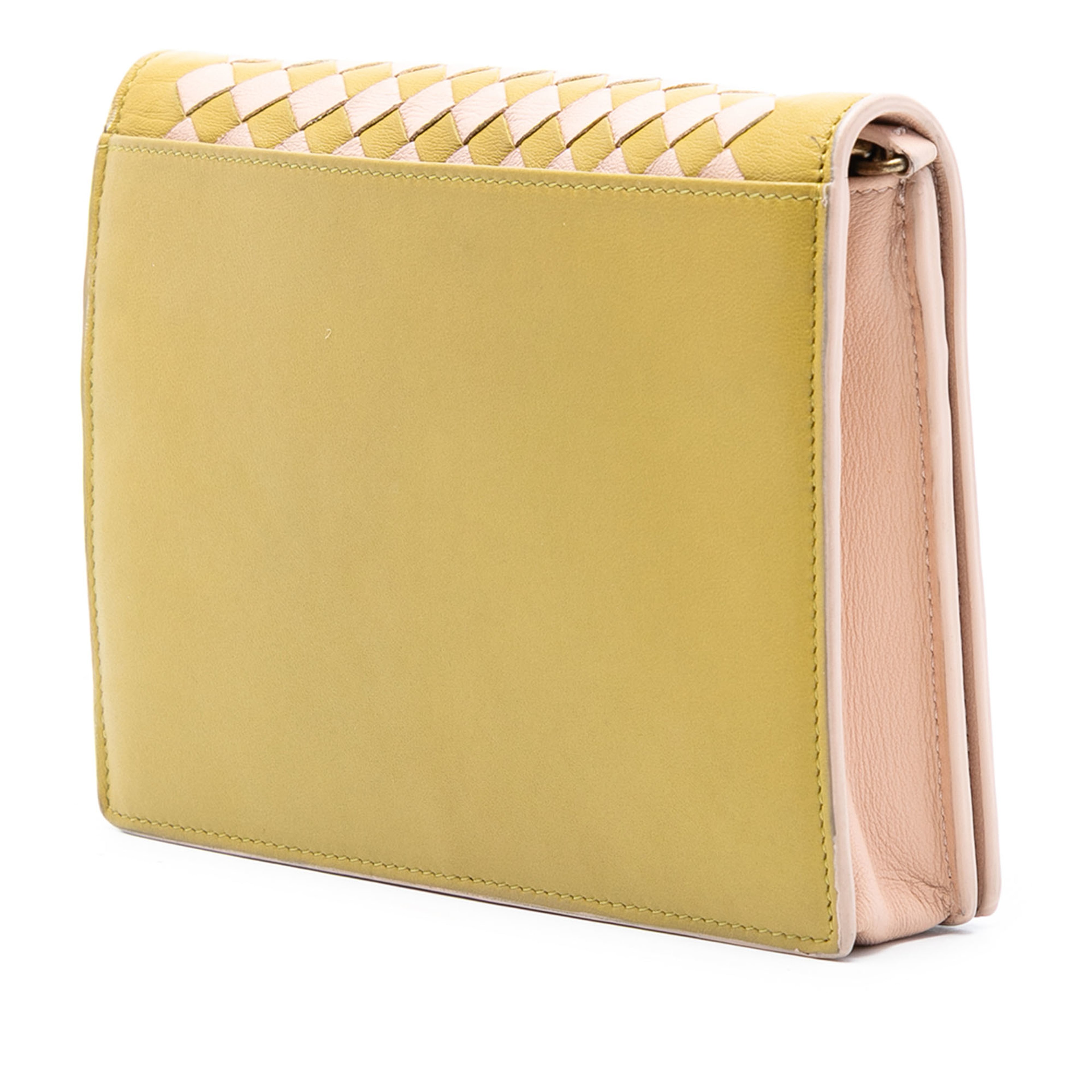 Bottega Veneta Nappa Intrecciato Wallet On Chain, från Luxclusif, i färgen gul. Klicka för att öppna bilden i stort format