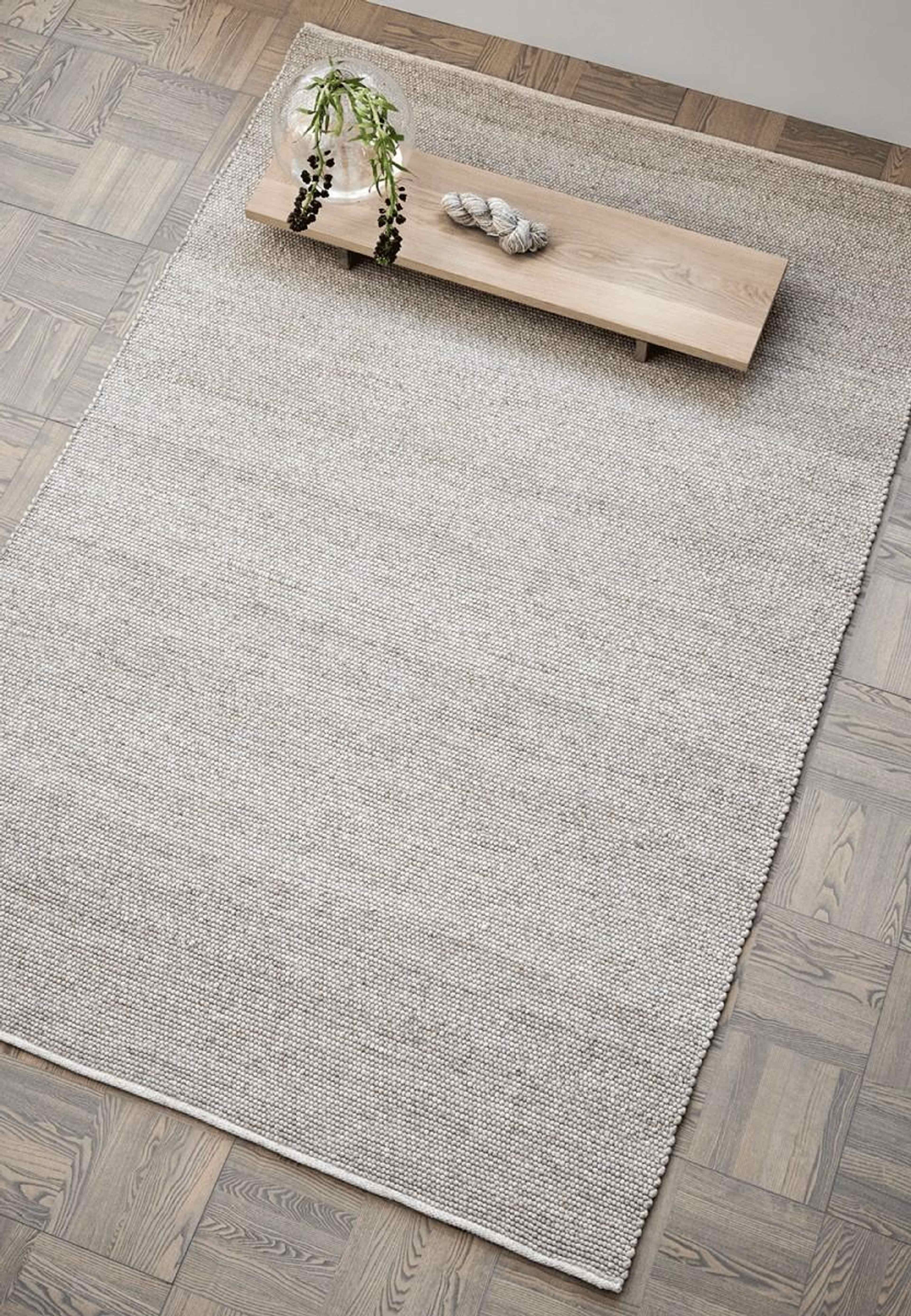 Ullmatta Merino 170x230cm, från Classic Collection, i färgen oat. Klicka för att öppna bilden i stort format