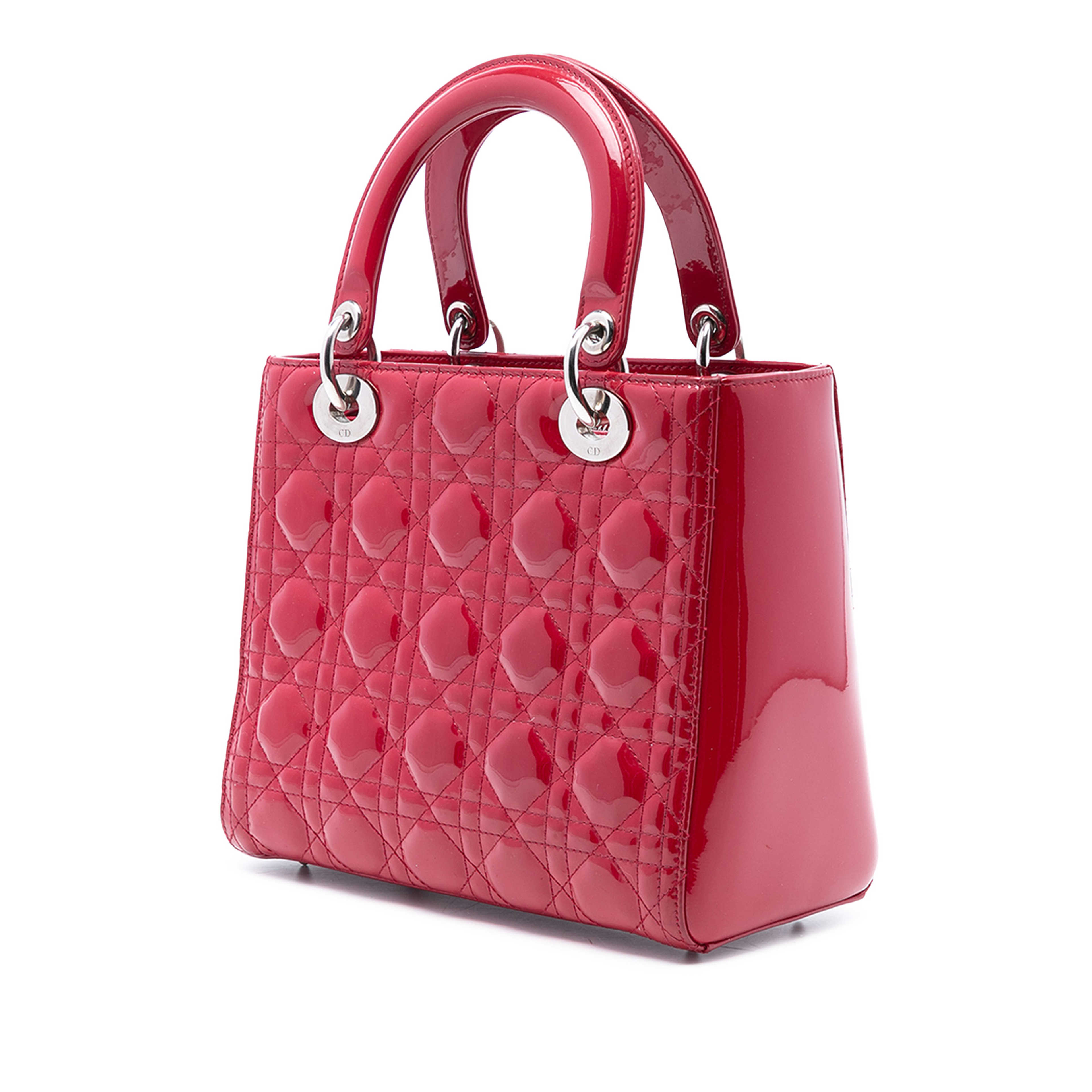 Dior Medium Patent Cannage Lady Dior, från Luxclusif, i färgen red. Klicka för att öppna bilden i stort format