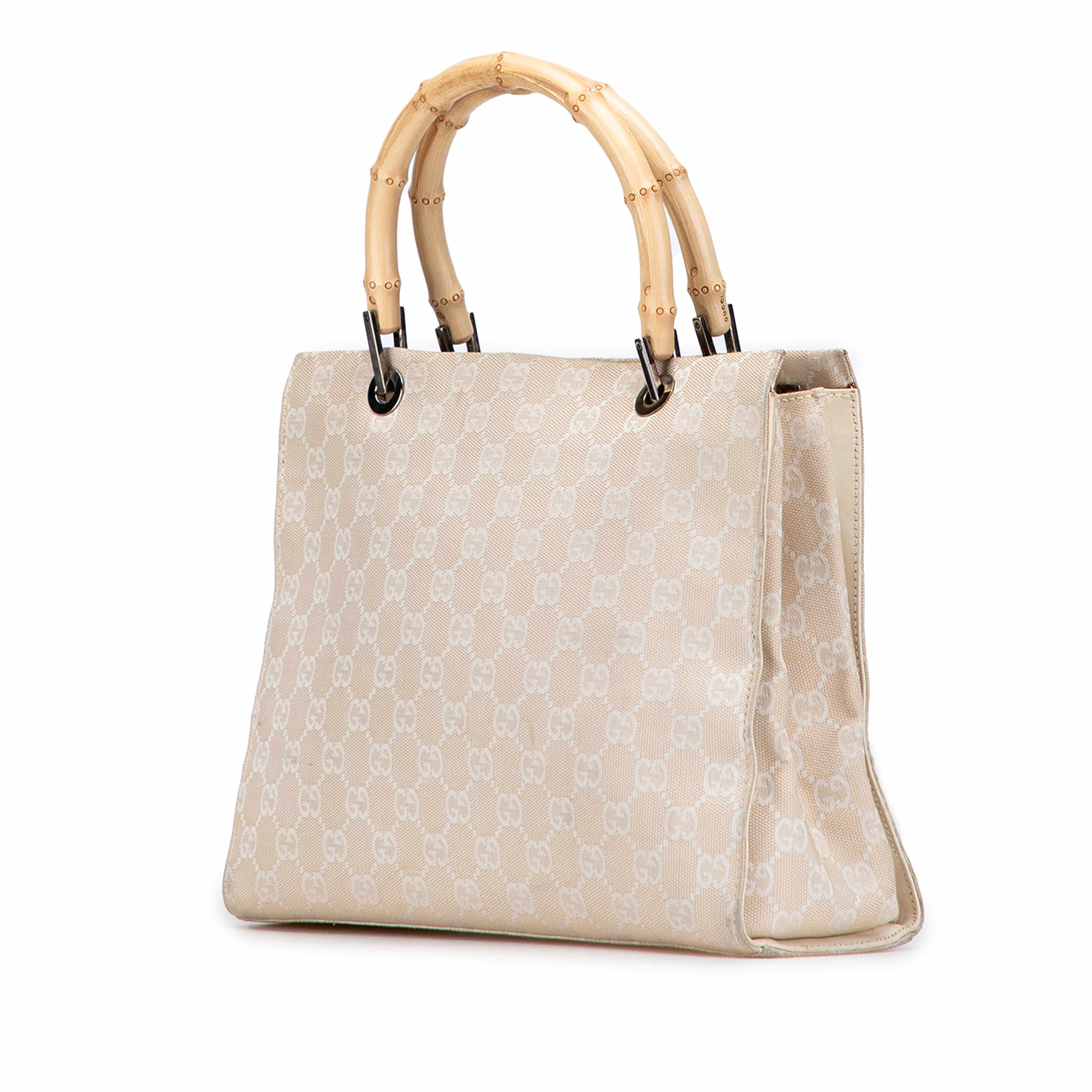Gucci Gg Canvas Bamboo Satchel, från Luxclusif, i färgen light beige. Klicka för att öppna bilden i stort format