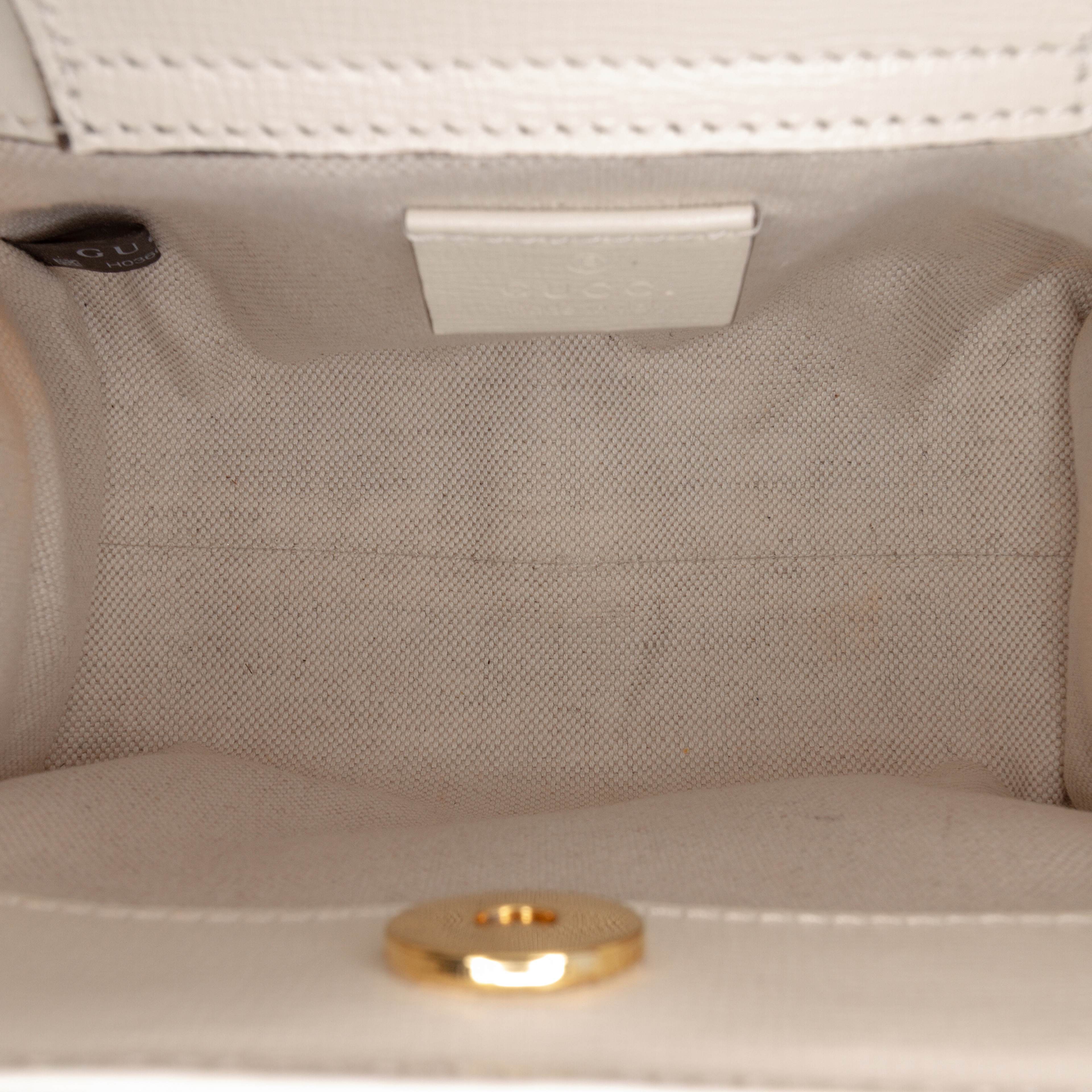 Gucci Mini Leather Bamboo Gg Diana Satchel, från Luxclusif, i färgen green. Klicka för att öppna bilden i stort format