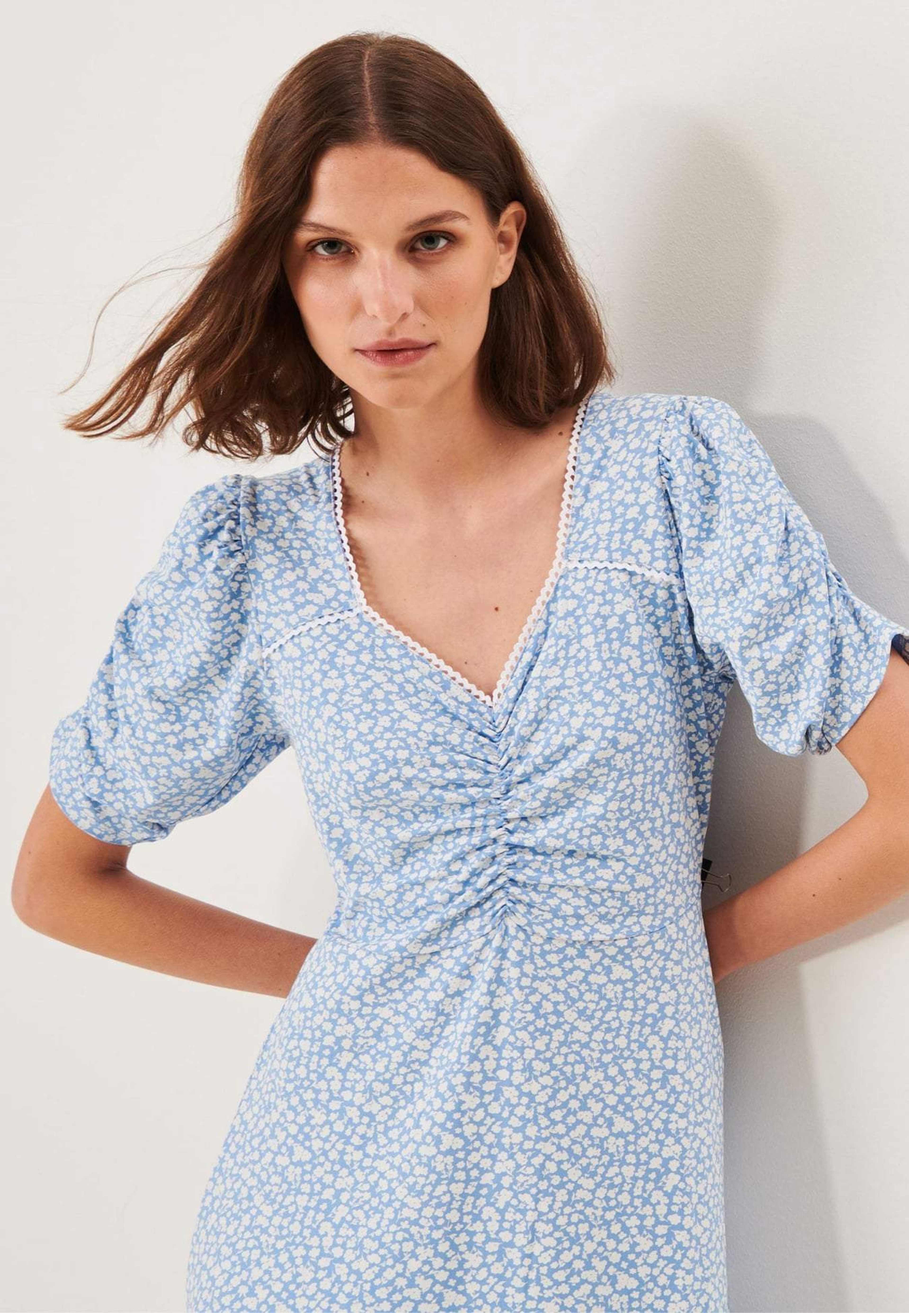 Nolita Dress, från Jumperfabriken, i färgen light blue. Klicka för att öppna bilden i stort format