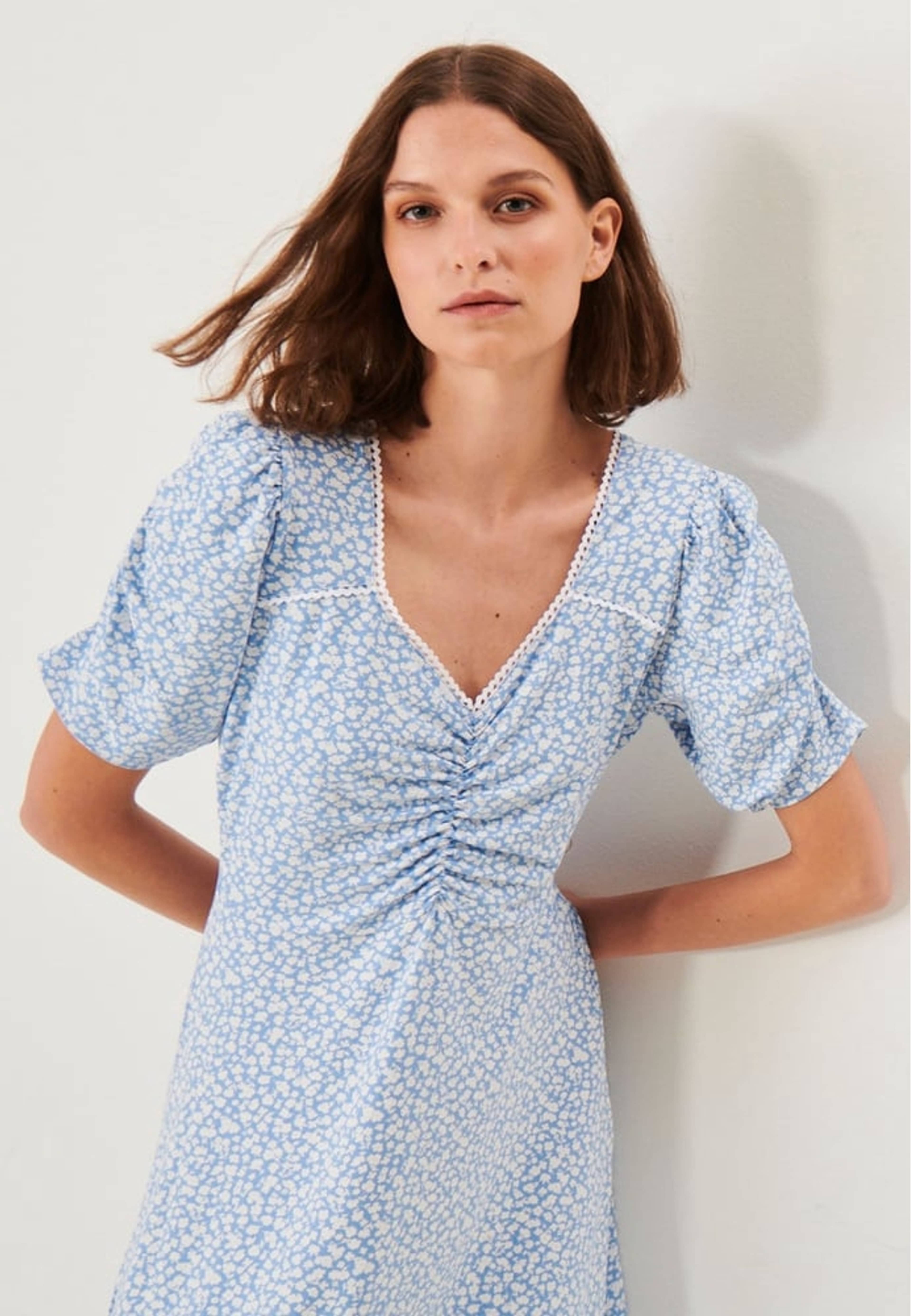 Nolita Dress, från Jumperfabriken, i färgen light blue. Klicka för att öppna bilden i stort format