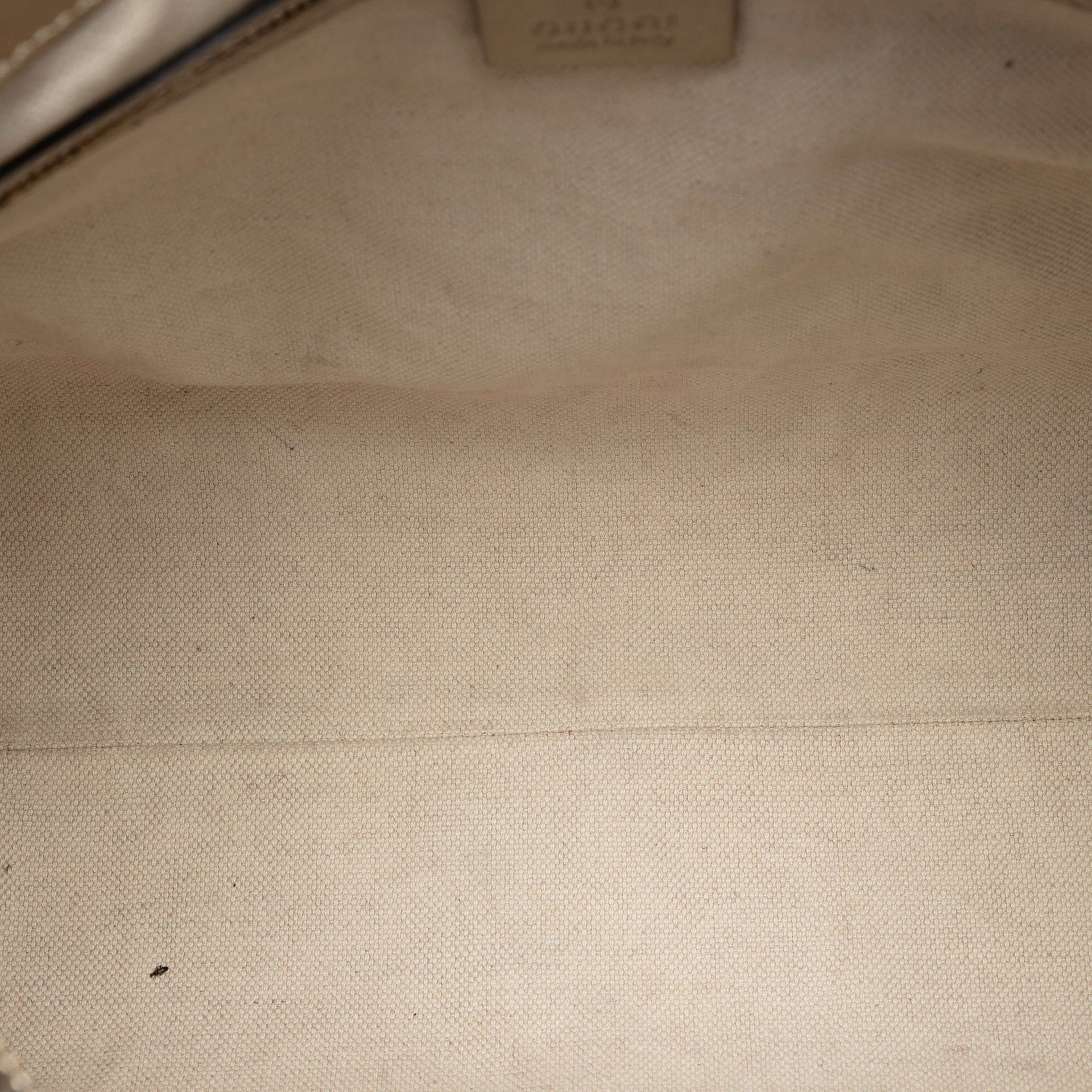 Gucci Metallic Guccissima Mayfair Satchel, från Luxclusif, i färgen light gold. Klicka för att öppna bilden i stort format