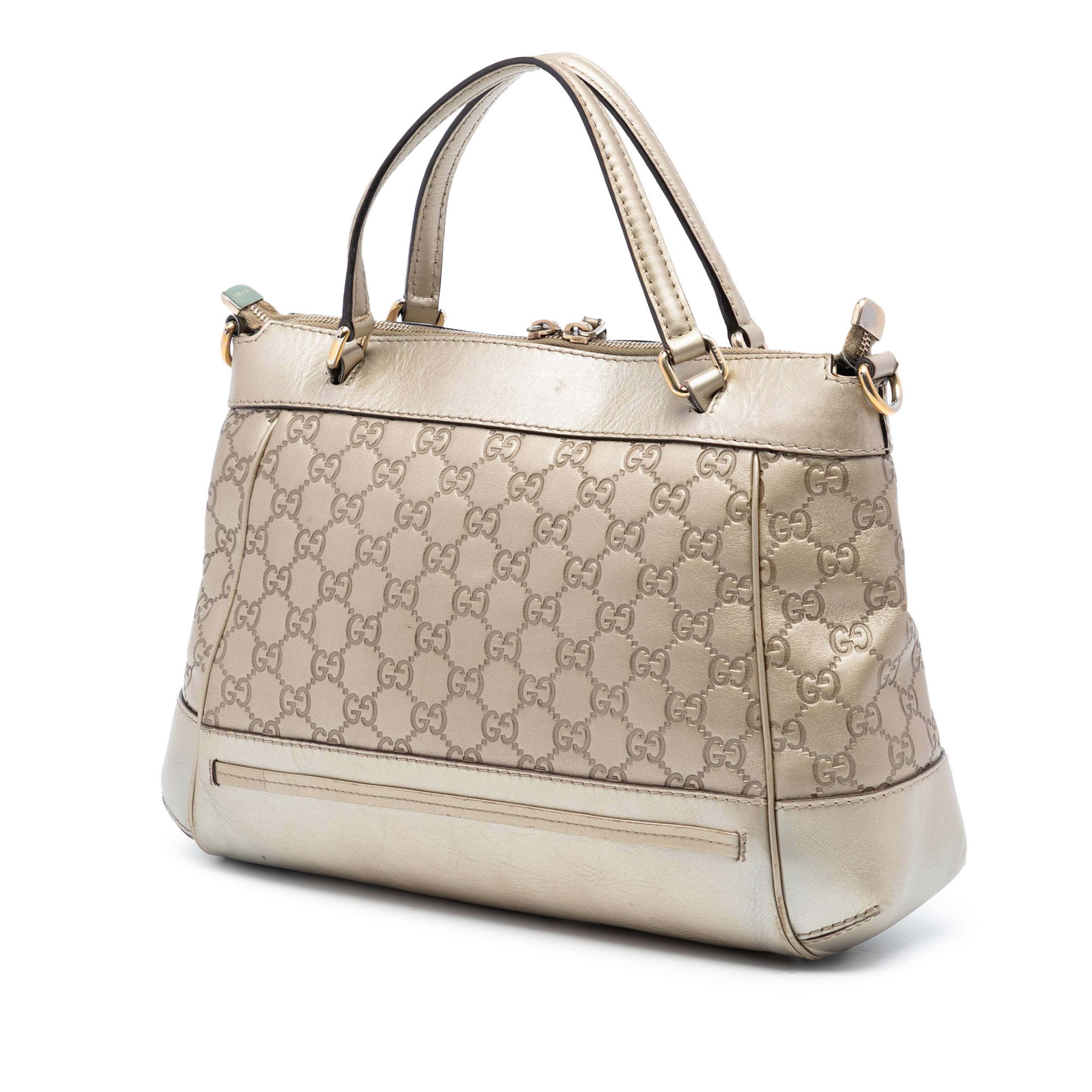 Gucci Metallic Guccissima Mayfair Satchel, från Luxclusif, i färgen light gold. Klicka för att öppna bilden i stort format