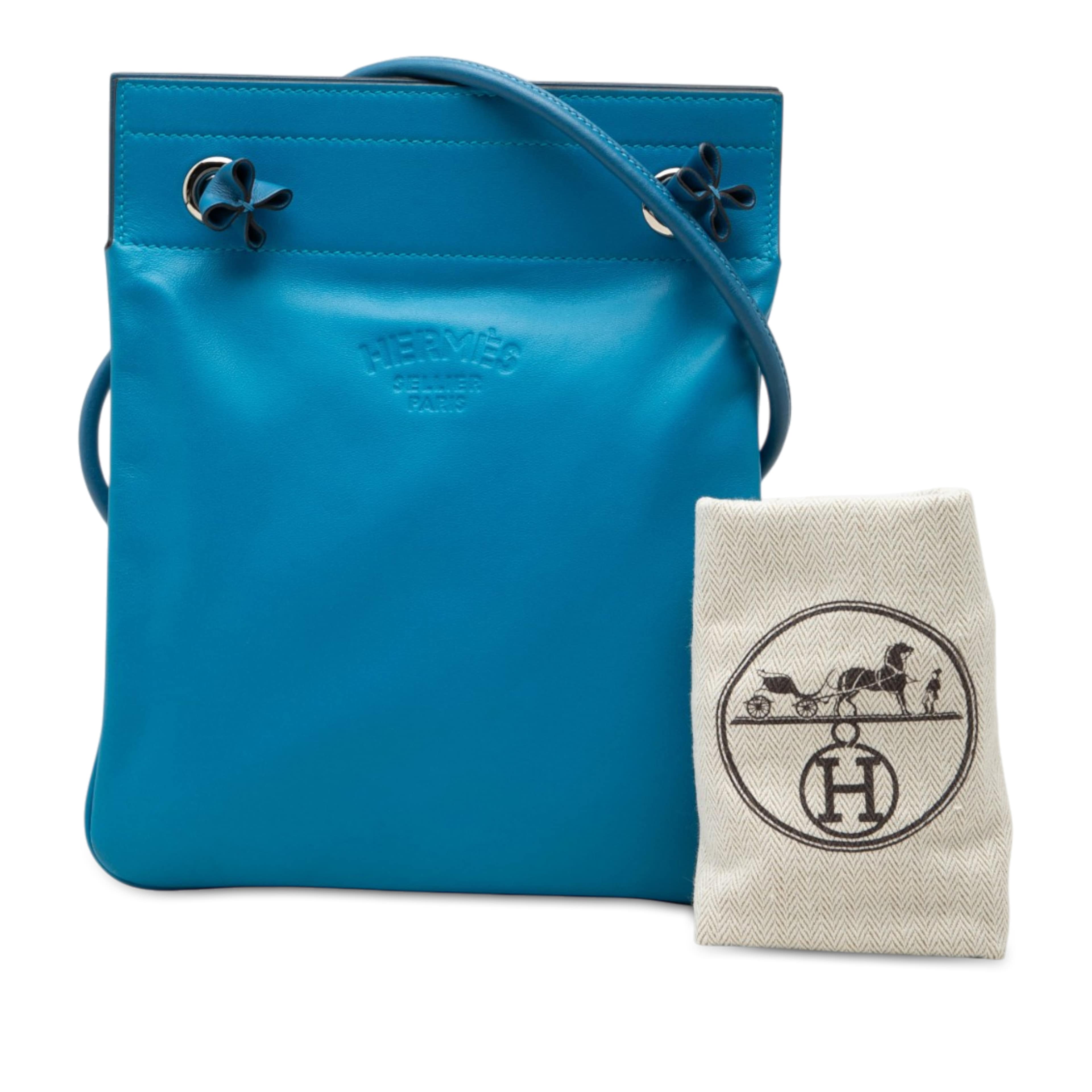 Hermès Mini Swift Aline Bag, från Luxclusif, i färgen blå. Klicka för att öppna bilden i stort format