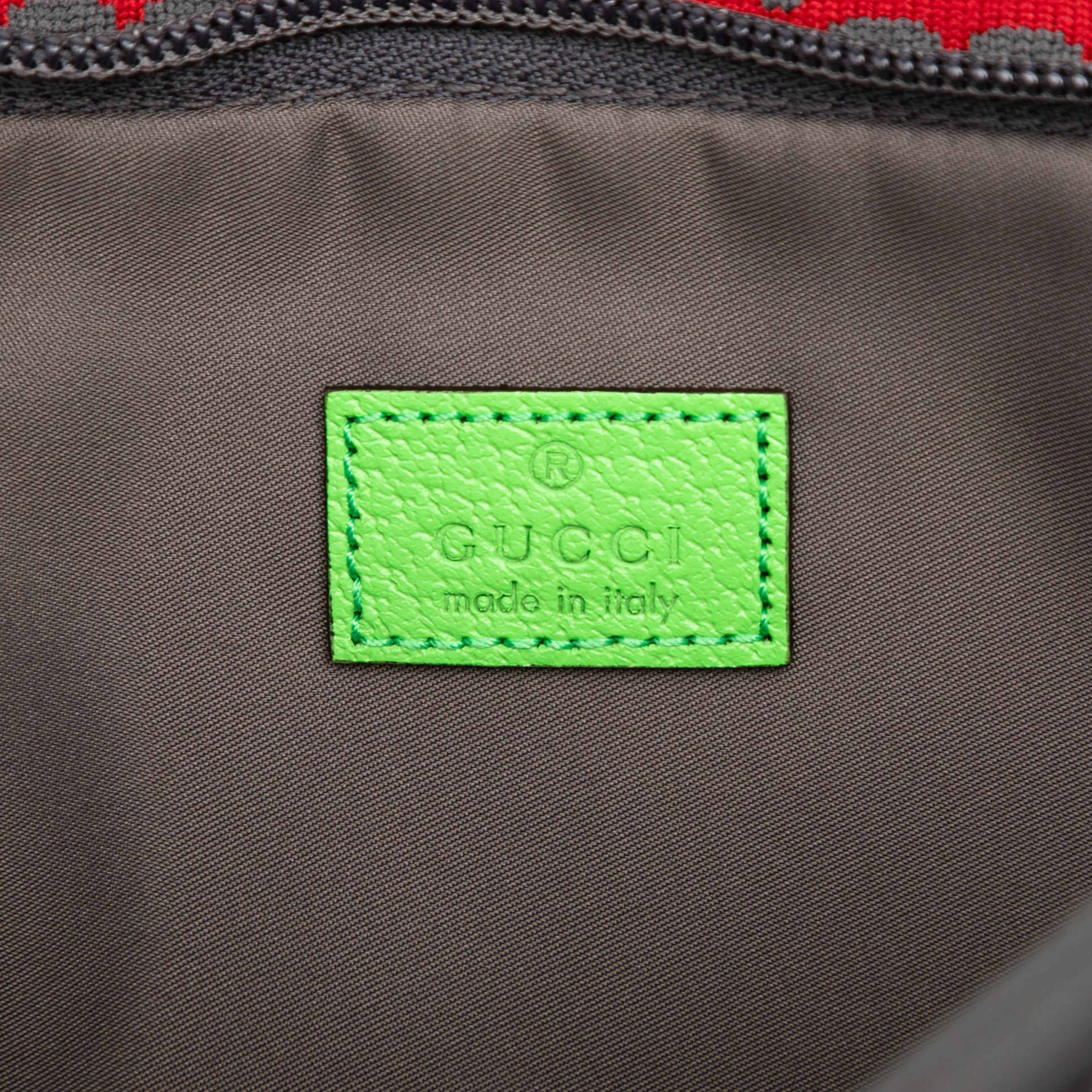 Gucci Gg Nylon And Rubber Belt Bag, från Luxclusif, i färgen red. Klicka för att öppna bilden i stort format