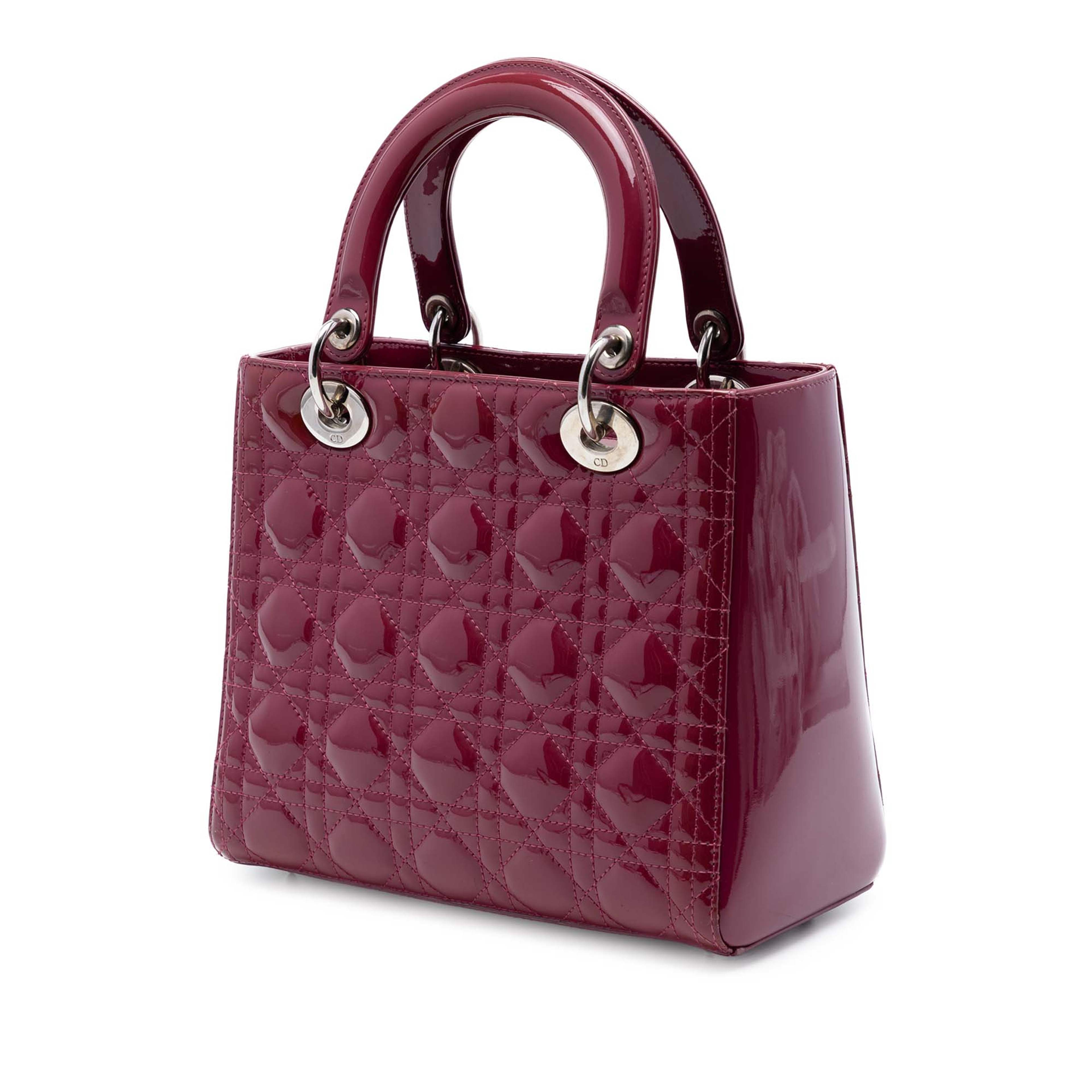 Dior Medium Patent Cannage Lady Dior, från Luxclusif, i färgen röd. Klicka för att öppna bilden i stort format