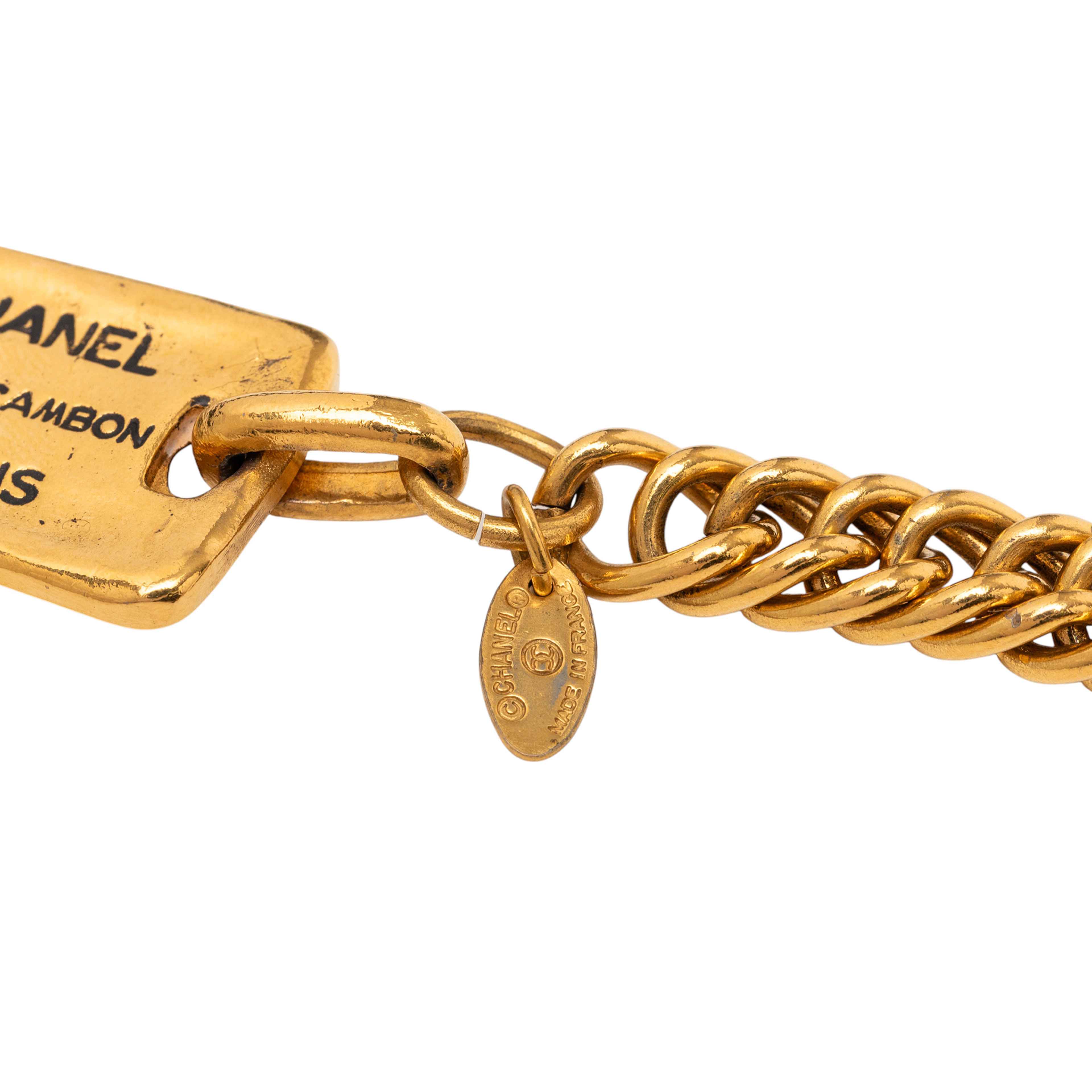 Chanel Gold Plated Cc Medallion 31 Rue Cambon Paris Chain Link Belt, från Luxclusif, i färgen gold. Klicka för att öppna bilden i stort format