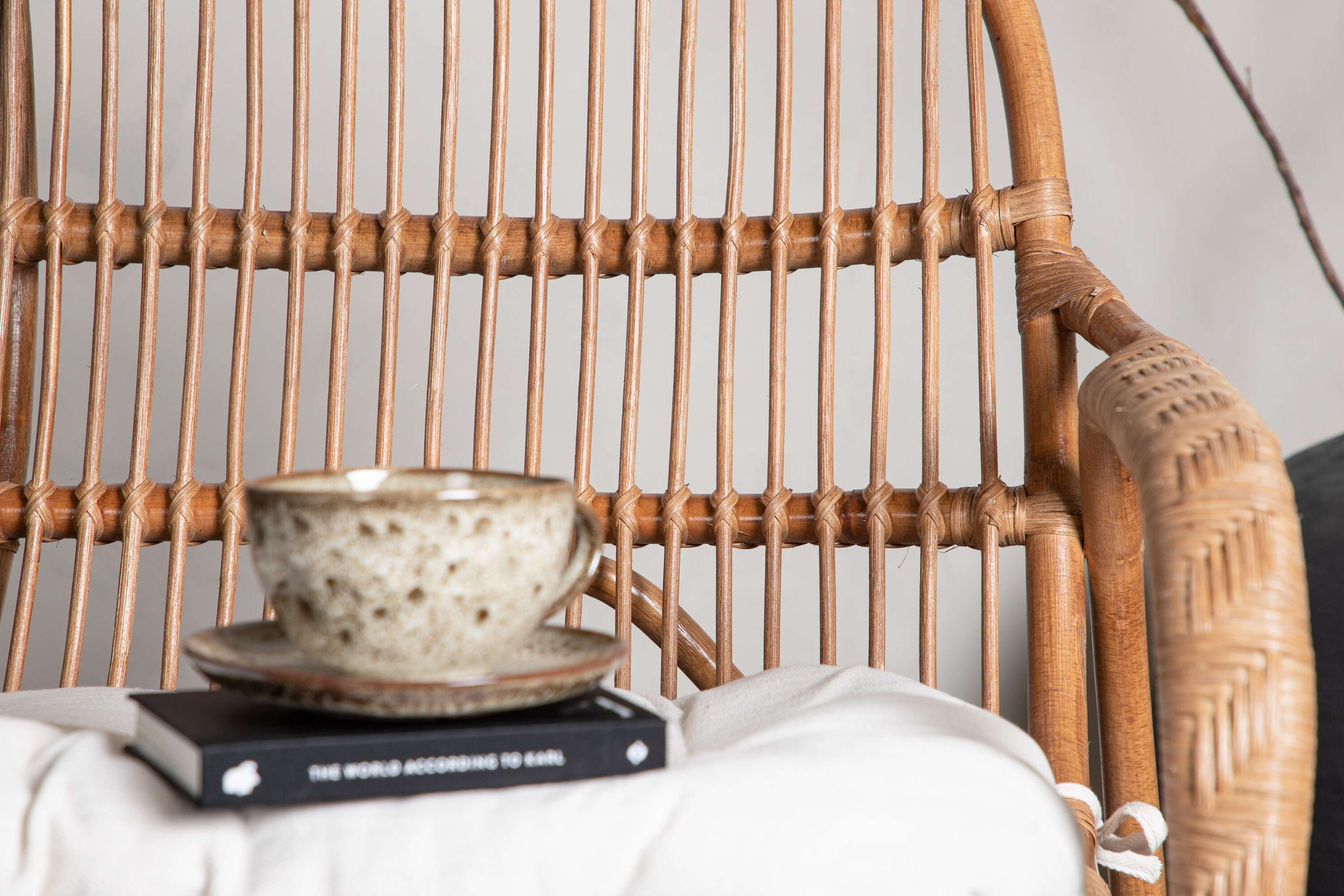 Nella 2-sits Soffa, från Venture Home, i färgen nature,offwhite. Klicka för att öppna bilden i stort format