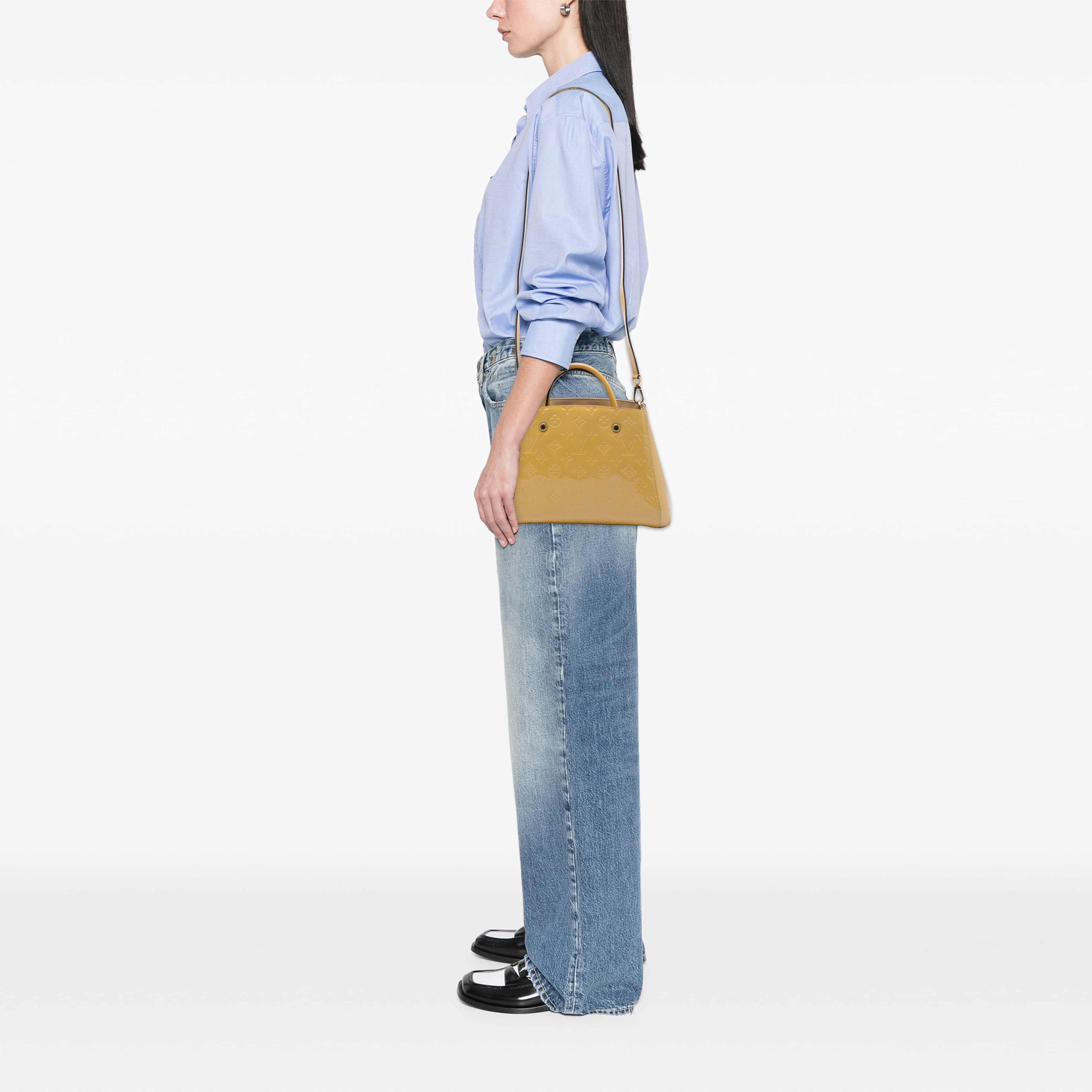 Louis Vuitton Monogram Vernis Montaigne Bb, från Luxclusif, i färgen beige. Klicka för att öppna bilden i stort format