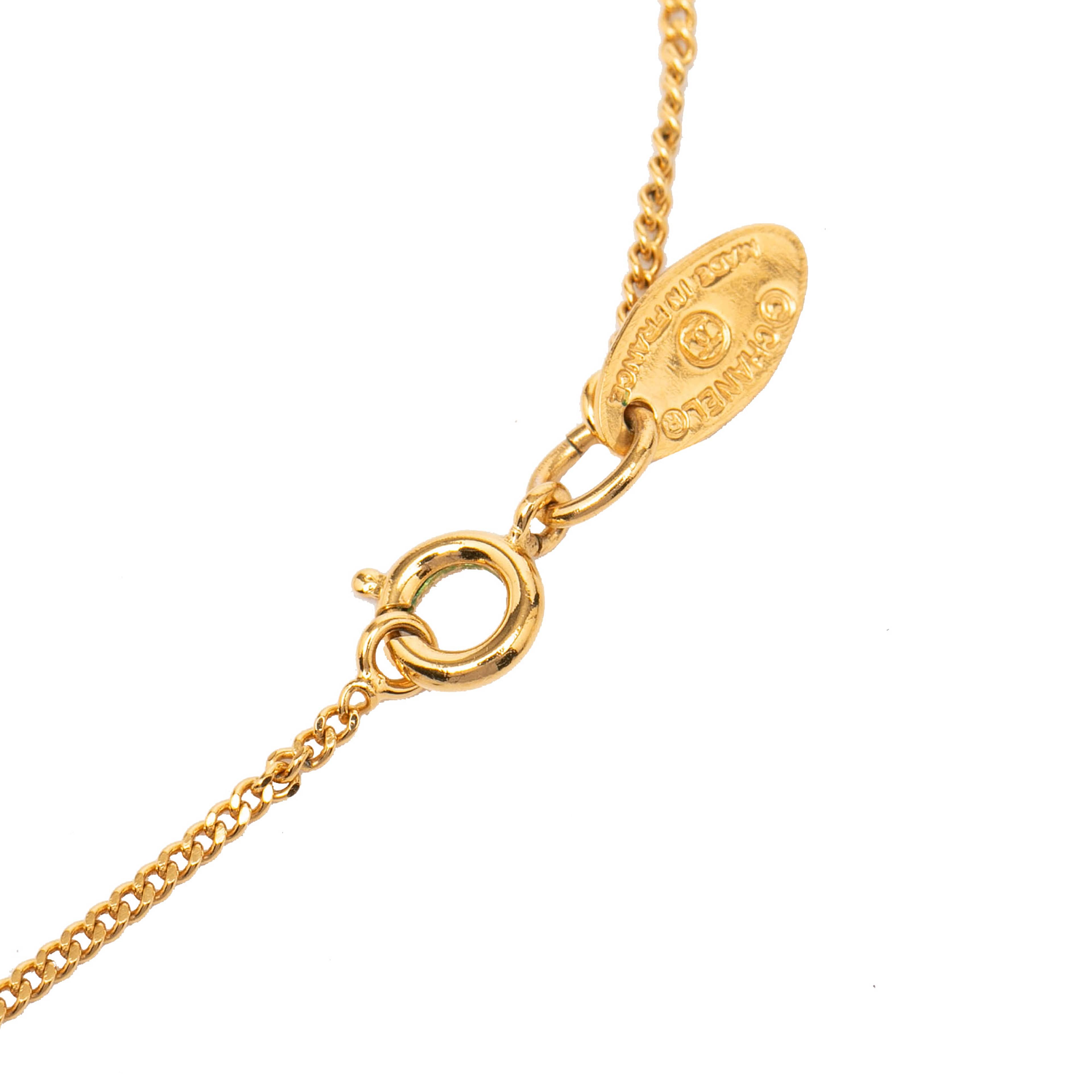 Chanel Cc Gold Plated Rhinestones Pendant Necklace, från Luxclusif, i färgen gold. Klicka för att öppna bilden i stort format