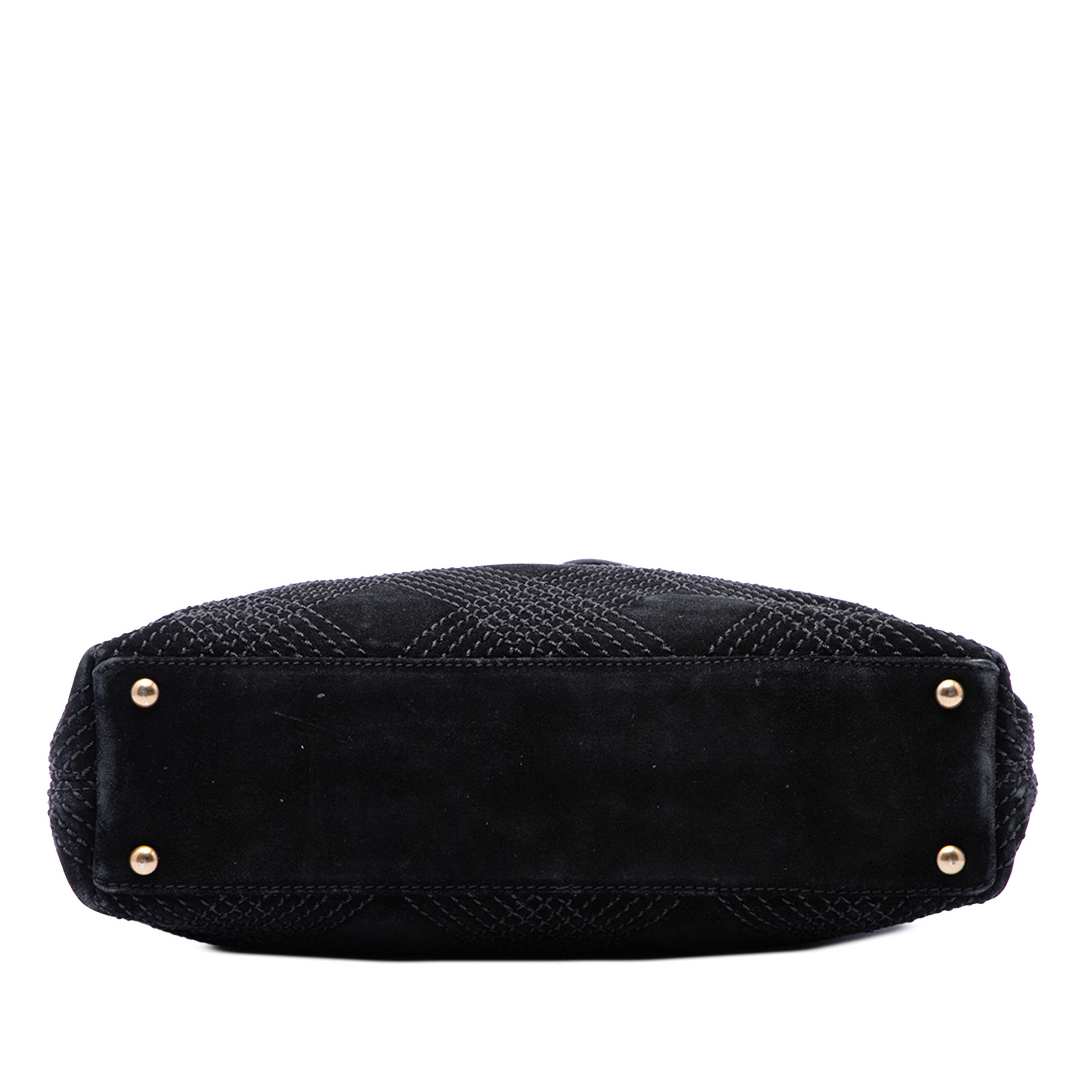 Chanel Cc Suede Wild Stitch Tote, från Luxclusif, i färgen black. Klicka för att öppna bilden i stort format