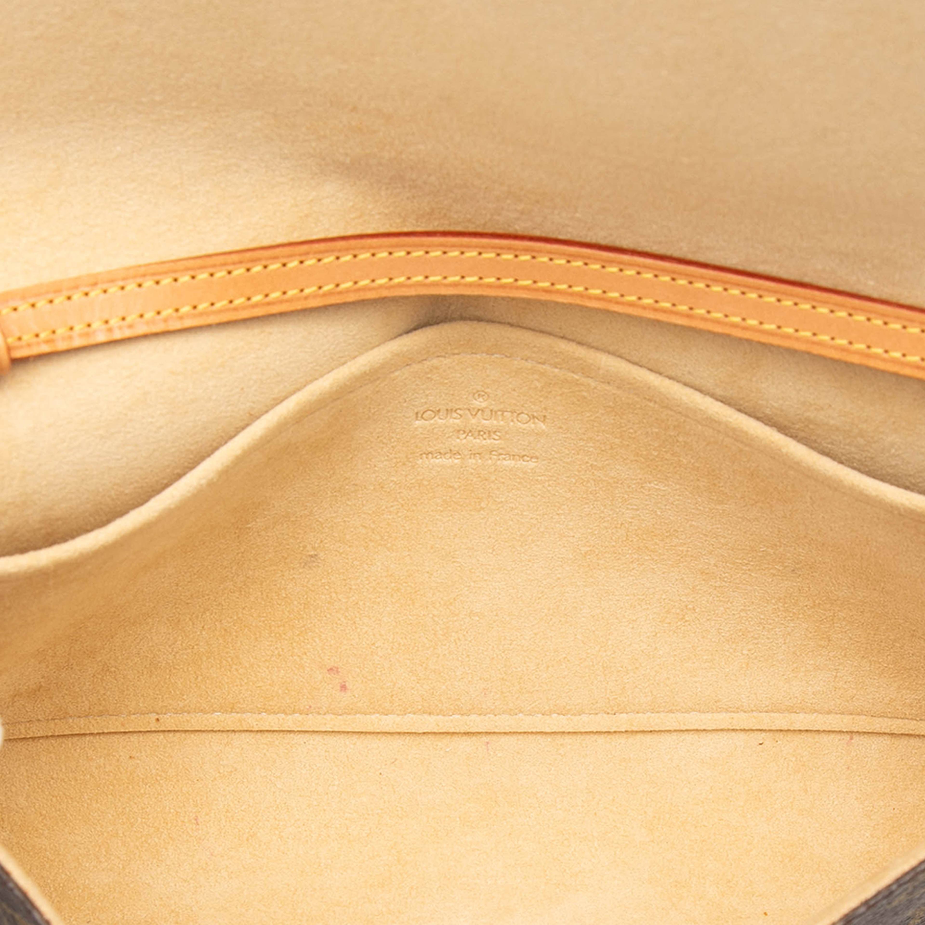 Louis Vuitton Monogram Pochette Twin Gm, från Luxclusif, i färgen brown. Klicka för att öppna bilden i stort format