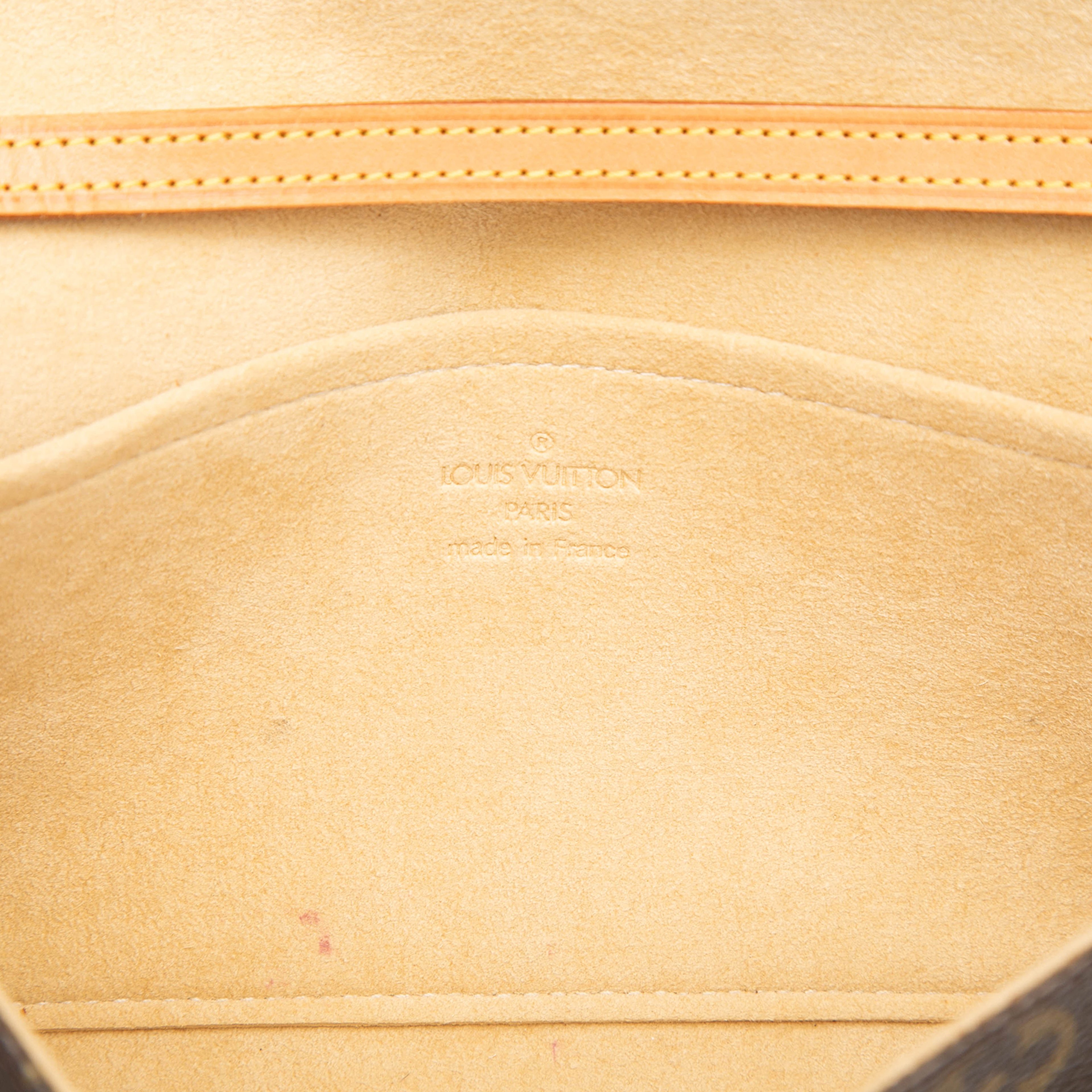 Louis Vuitton Monogram Pochette Twin Gm, från Luxclusif, i färgen brown. Klicka för att öppna bilden i stort format