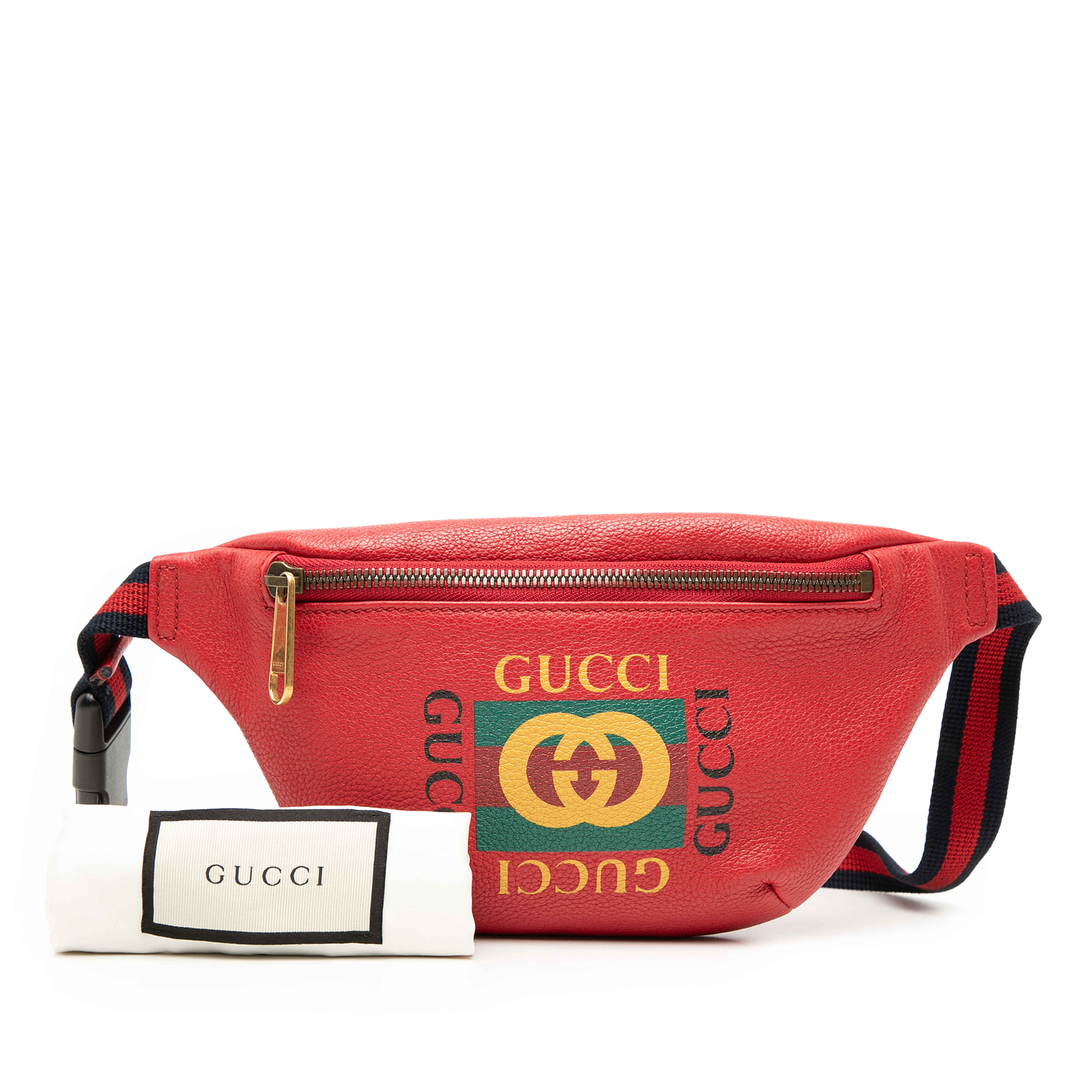 Gucci Small Leather Logo Belt Bag, från Luxclusif, i färgen röd. Klicka för att öppna bilden i stort format