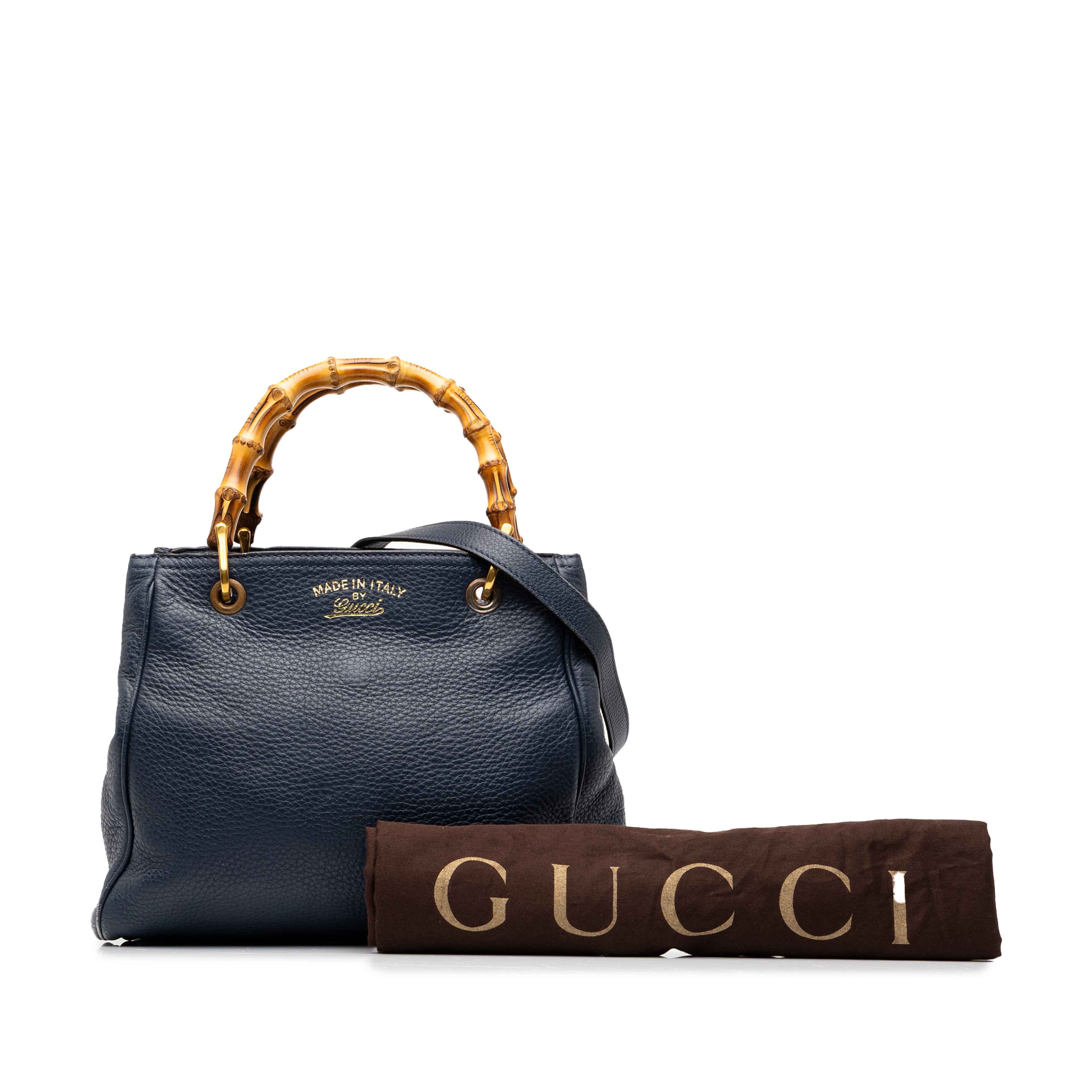 Gucci Small Calfskin Bamboo Shopper Satchel, från Luxclusif, i färgen blå. Klicka för att öppna bilden i stort format