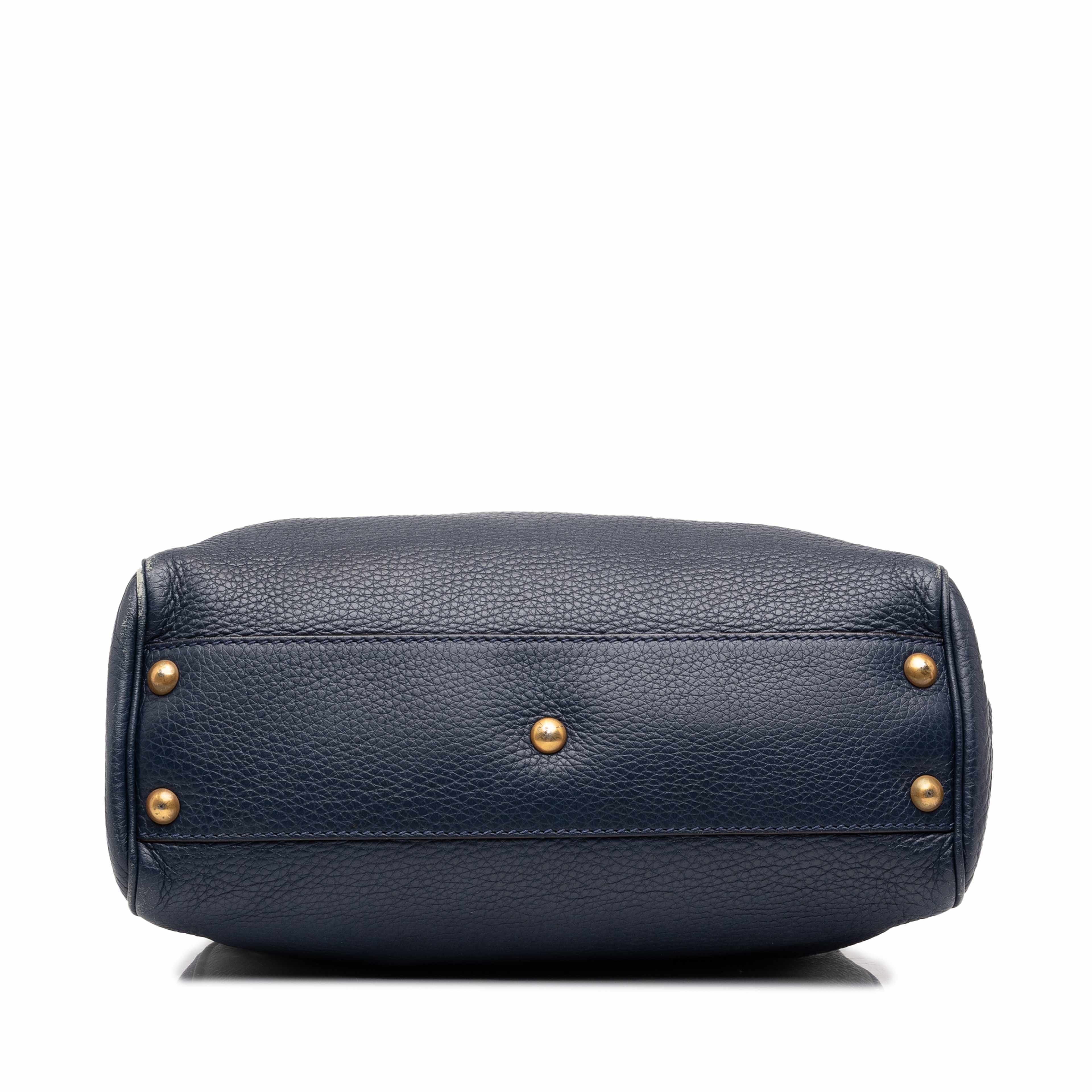 Gucci Small Calfskin Bamboo Shopper Satchel, från Luxclusif, i färgen blå. Klicka för att öppna bilden i stort format