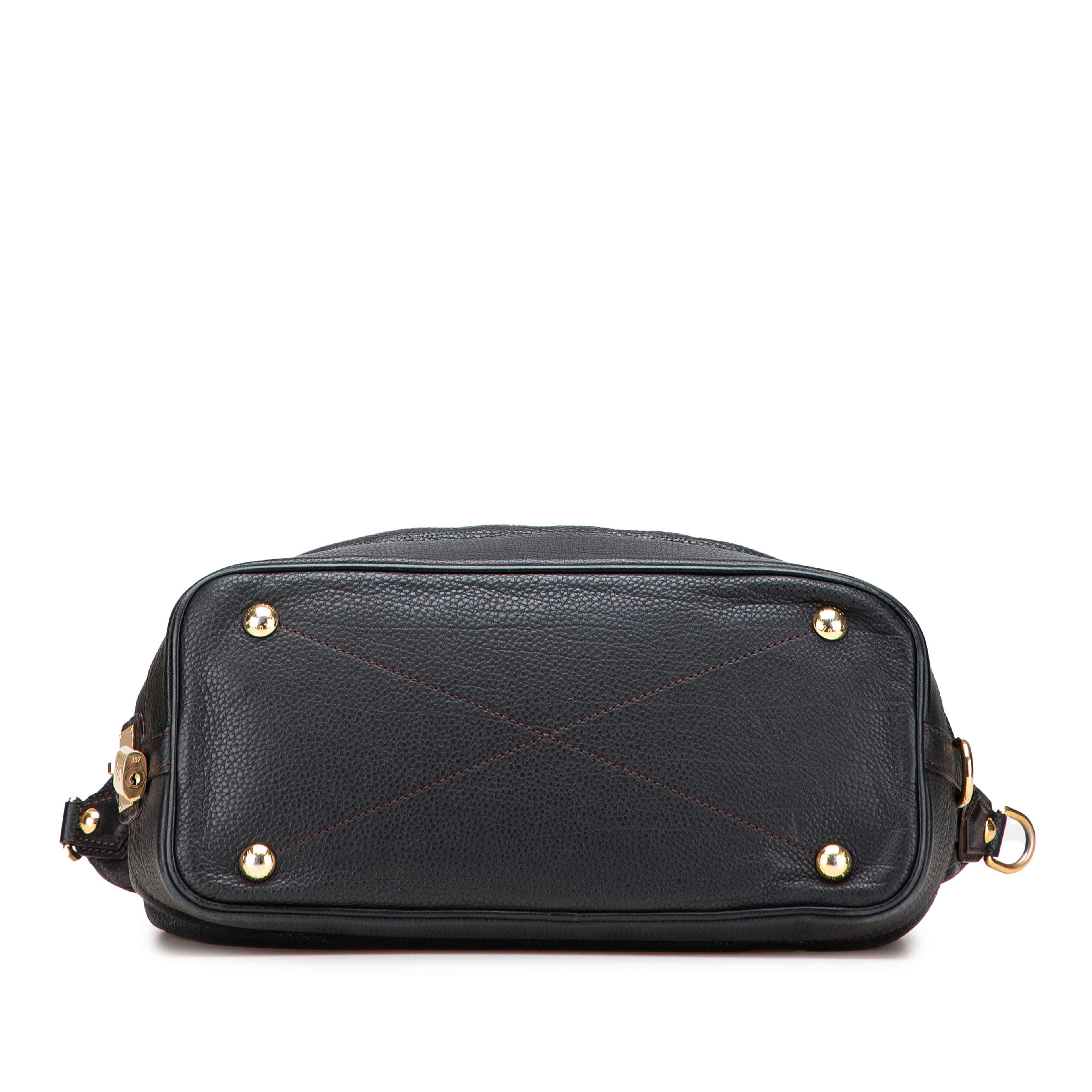 Louis Vuitton Monogram Mahina Stellar Pm, från Luxclusif, i färgen svart. Klicka för att öppna bilden i stort format