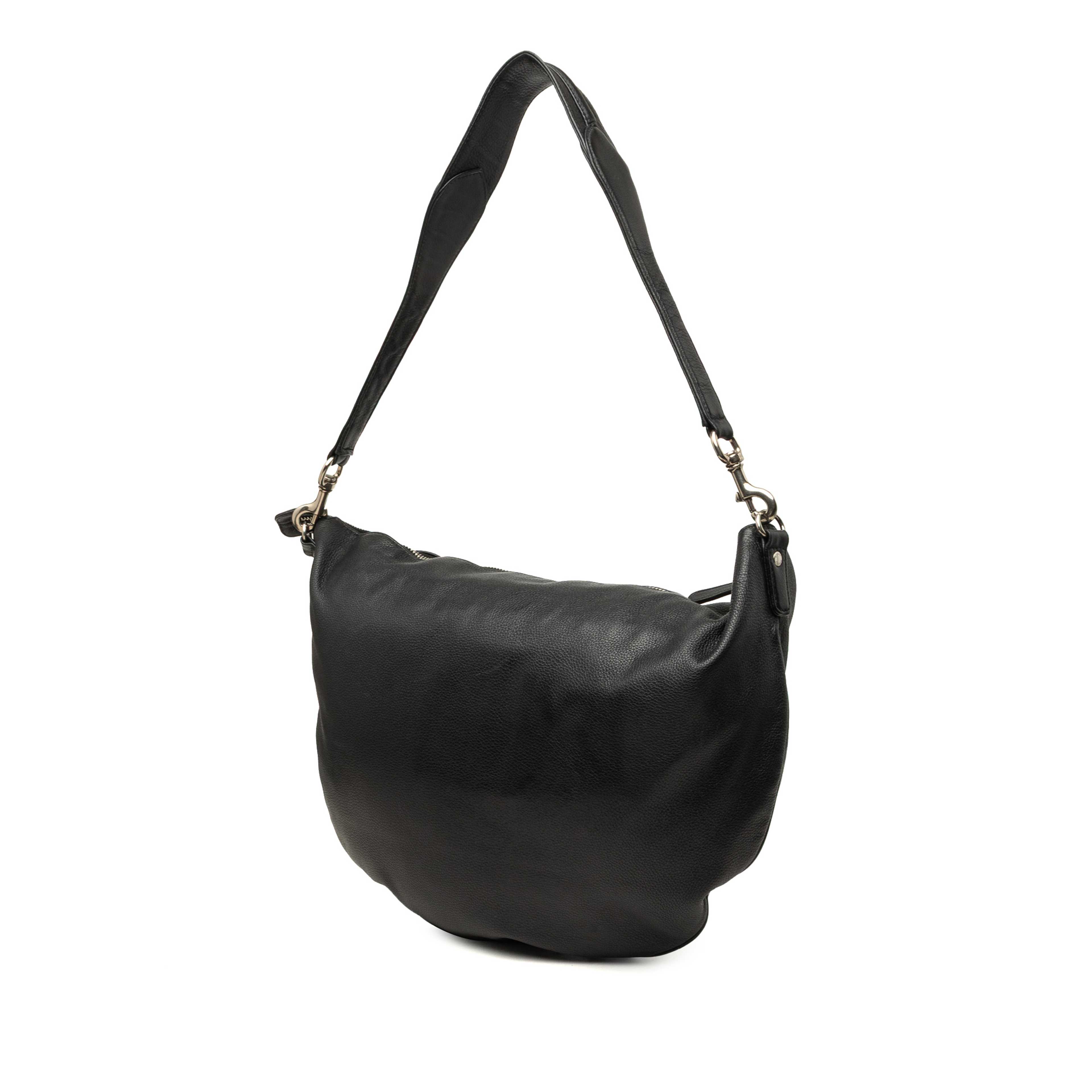 Gucci Calfskin Half Moon Hobo, från Luxclusif, i färgen svart. Klicka för att öppna bilden i stort format