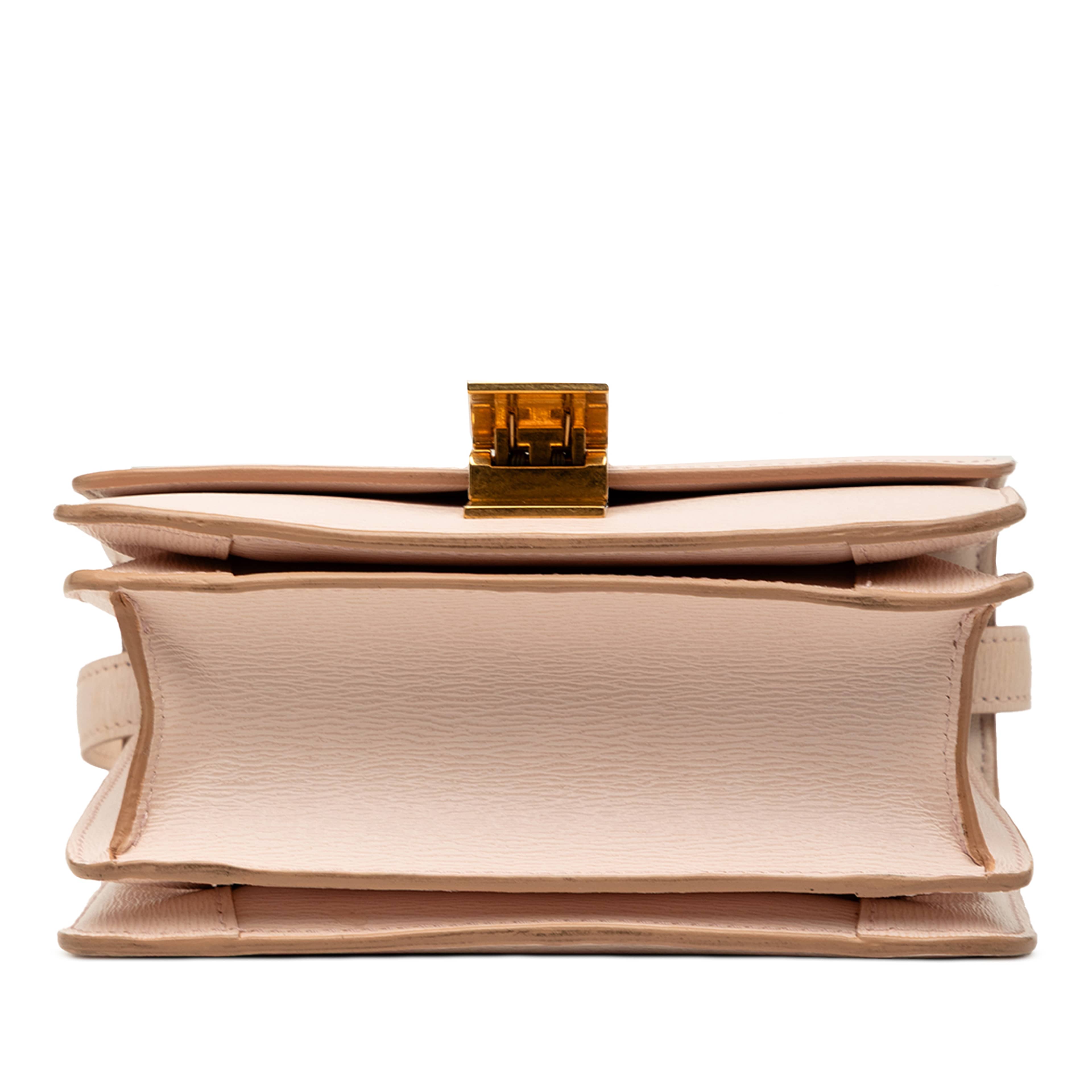 Celine Small Calfskin Classic Box, från Luxclusif, i färgen brun. Klicka för att öppna bilden i stort format