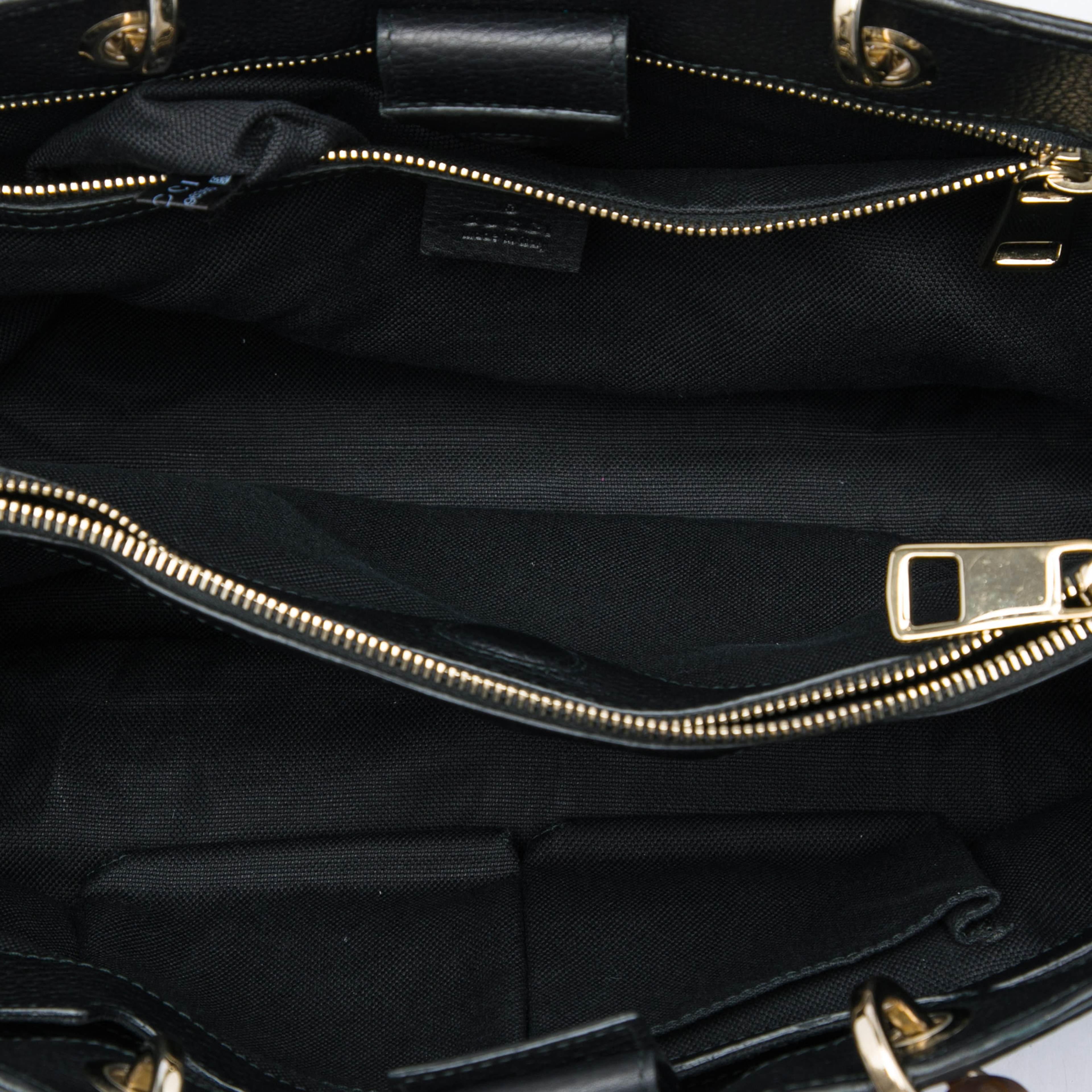 Gucci Medium Calfskin Bamboo Shopper Satchel, från Luxclusif, i färgen svart. Klicka för att öppna bilden i stort format