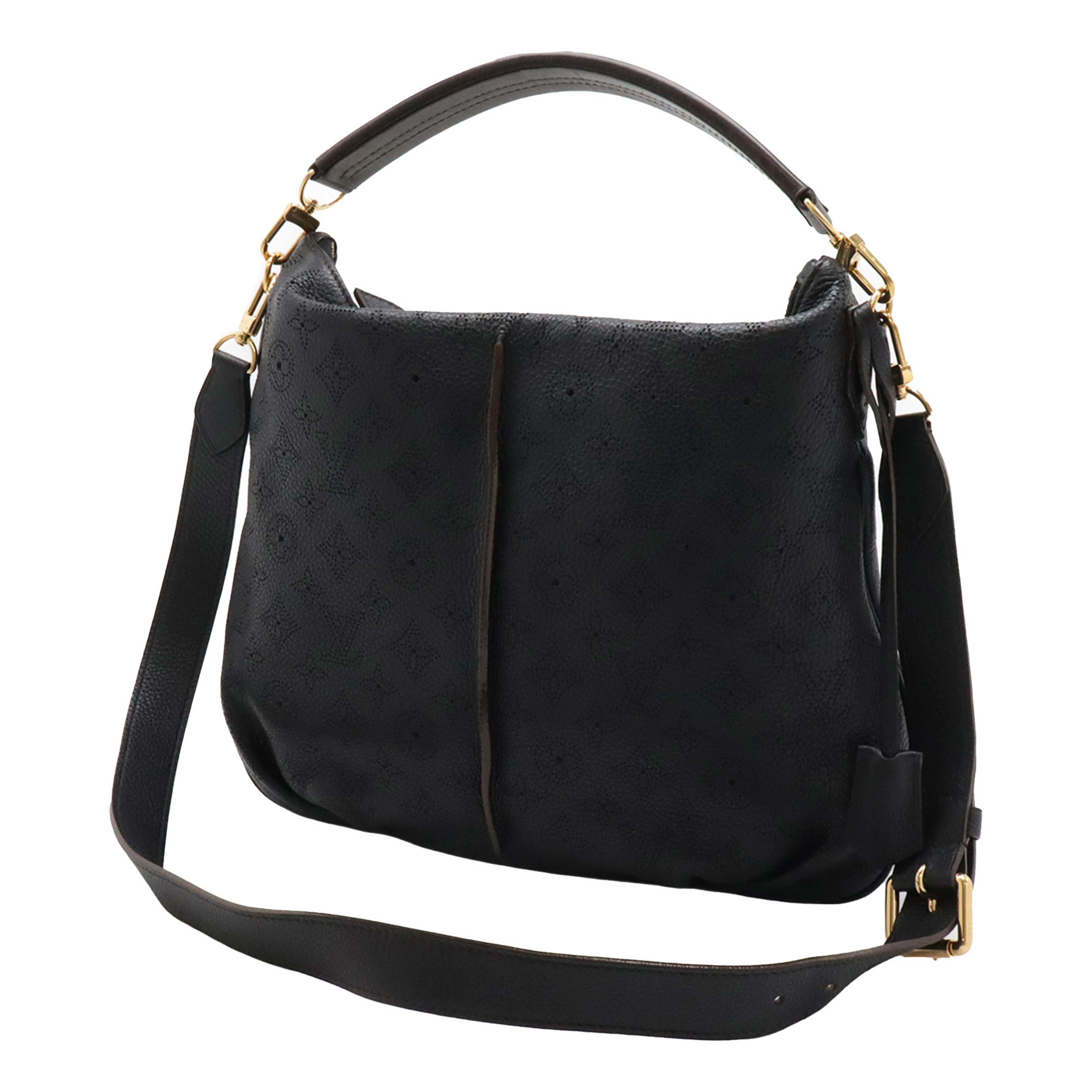Louis Vuitton Monogram Mahina Selene Mm, från Luxclusif, i färgen svart. Klicka för att öppna bilden i stort format
