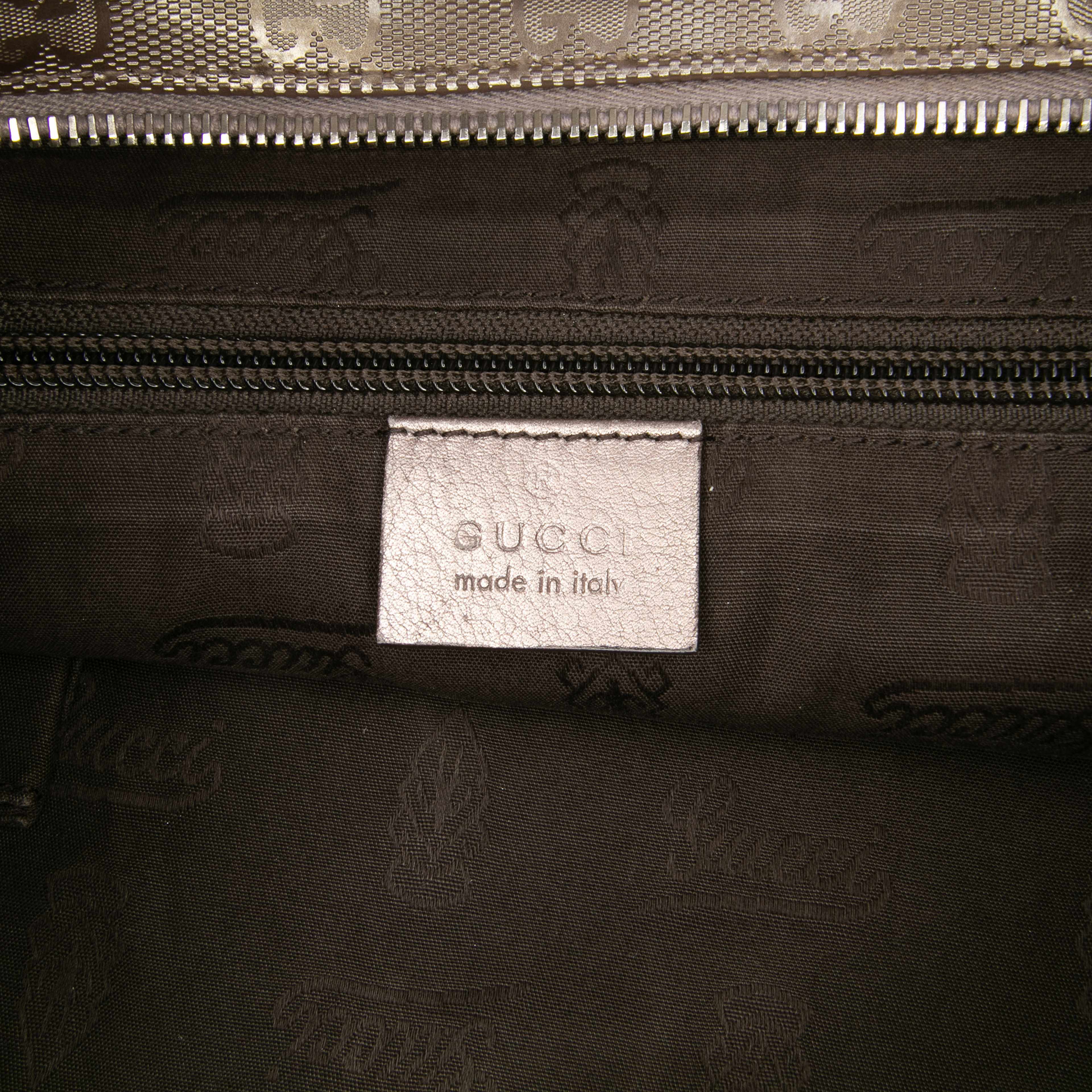 Gucci Gg Imprime Crossbody, från Luxclusif, i färgen light gold. Klicka för att öppna bilden i stort format