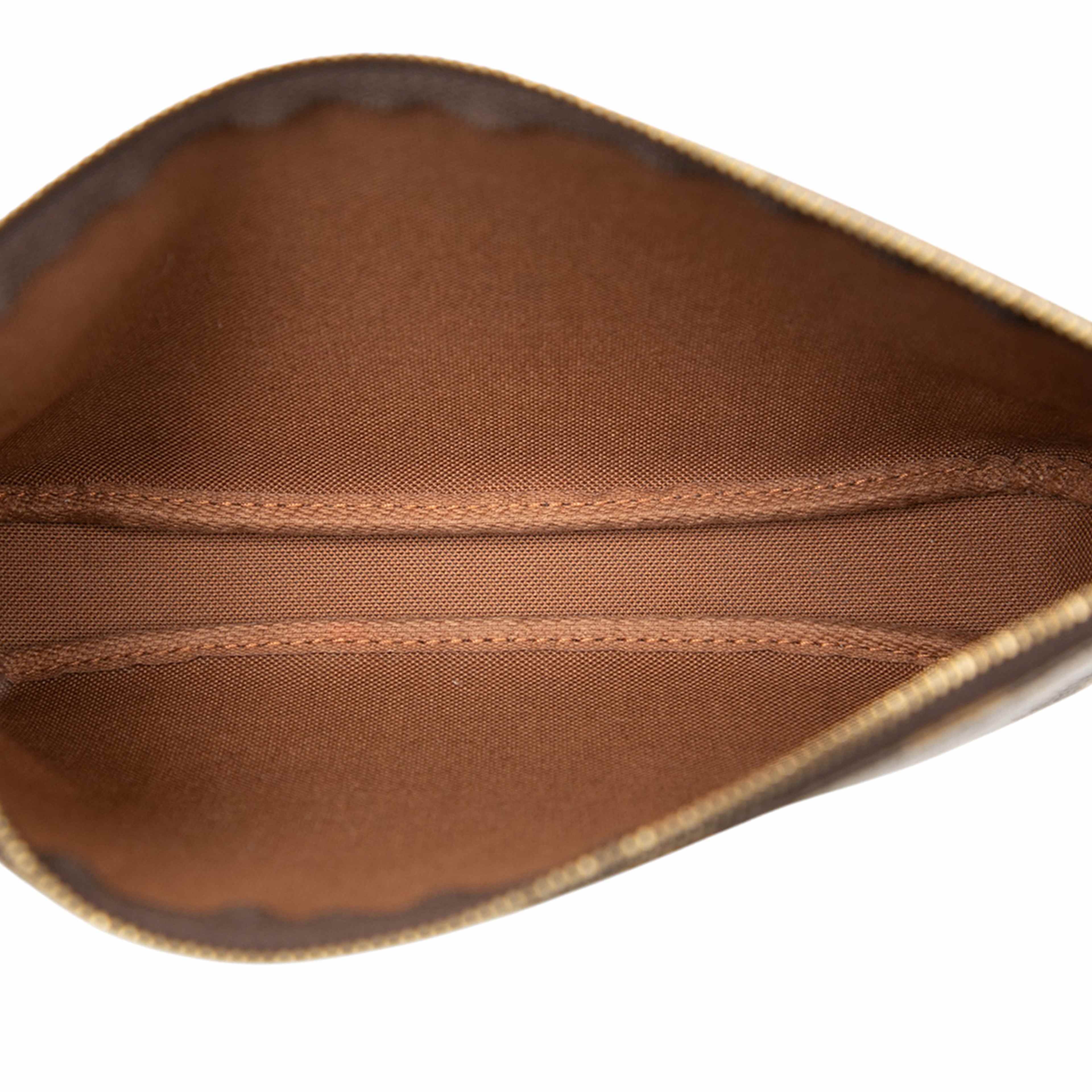 Louis Vuitton Monogram Pochette Accessoires, från Luxclusif, i färgen brown. Klicka för att öppna bilden i stort format