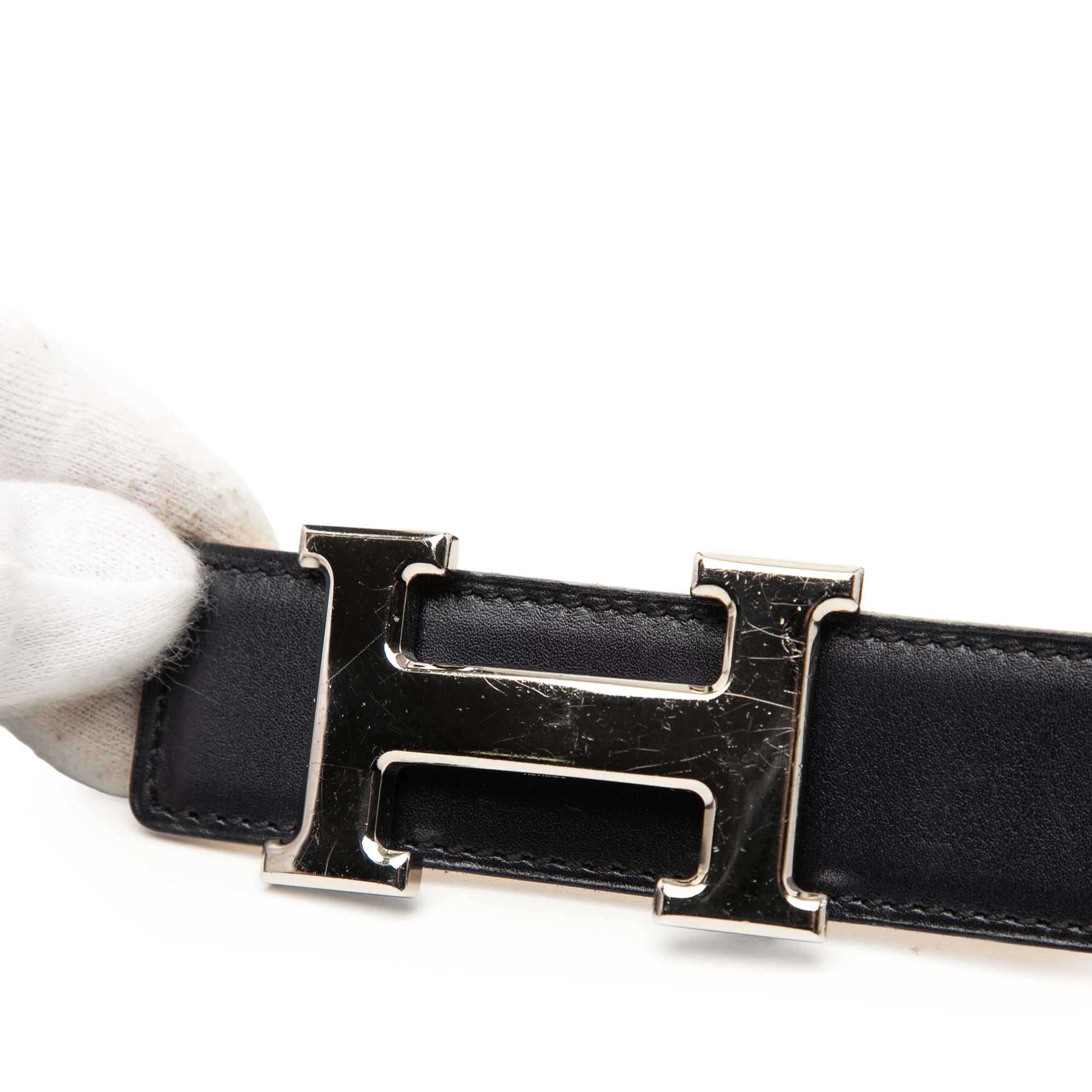 Hermès Box Calf And Courchevel Constance H Reversible Belt, från Luxclusif, i färgen black. Klicka för att öppna bilden i stort format