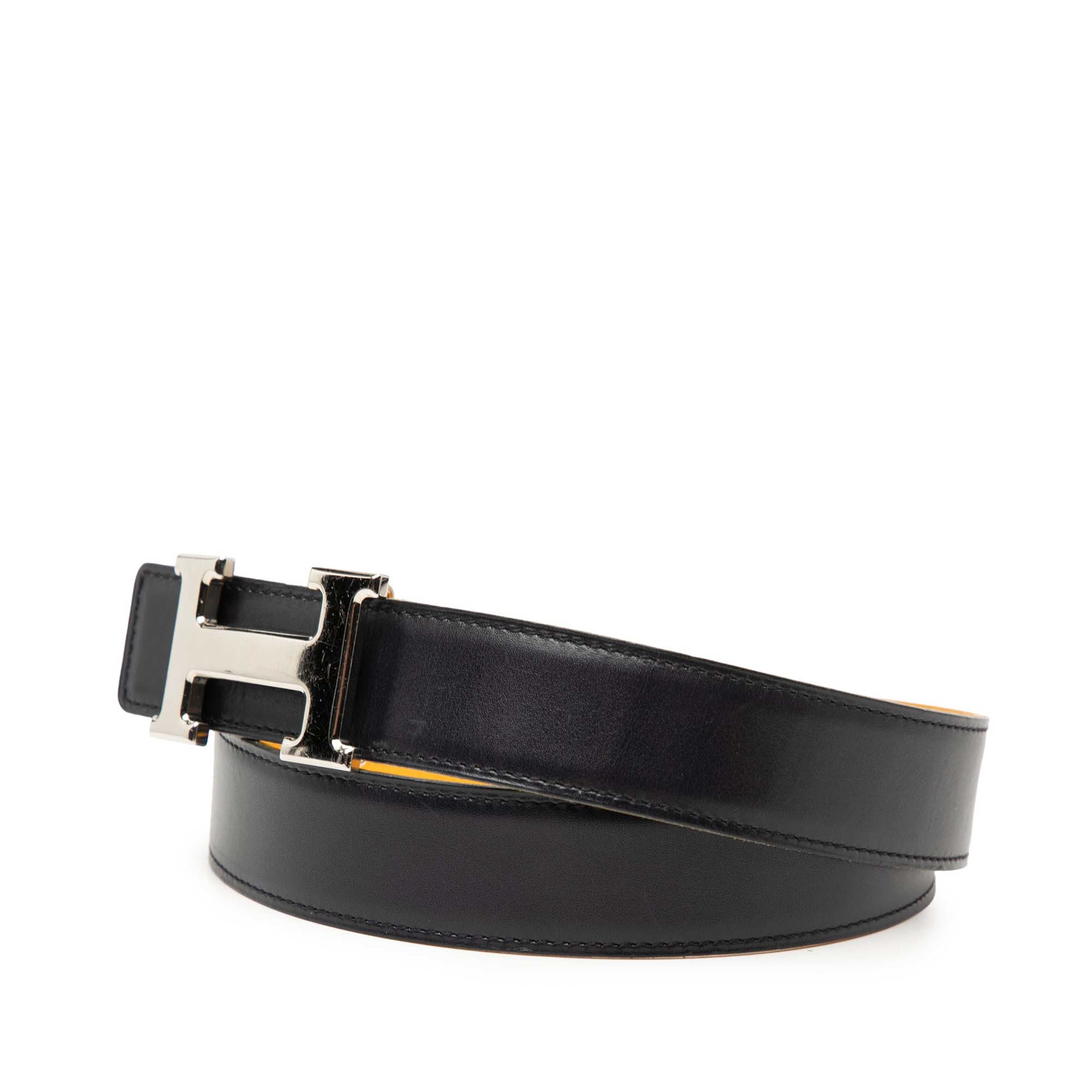 Hermès Box Calf And Courchevel Constance H Reversible Belt, från Luxclusif, i färgen black. Klicka för att öppna bilden i stort format
