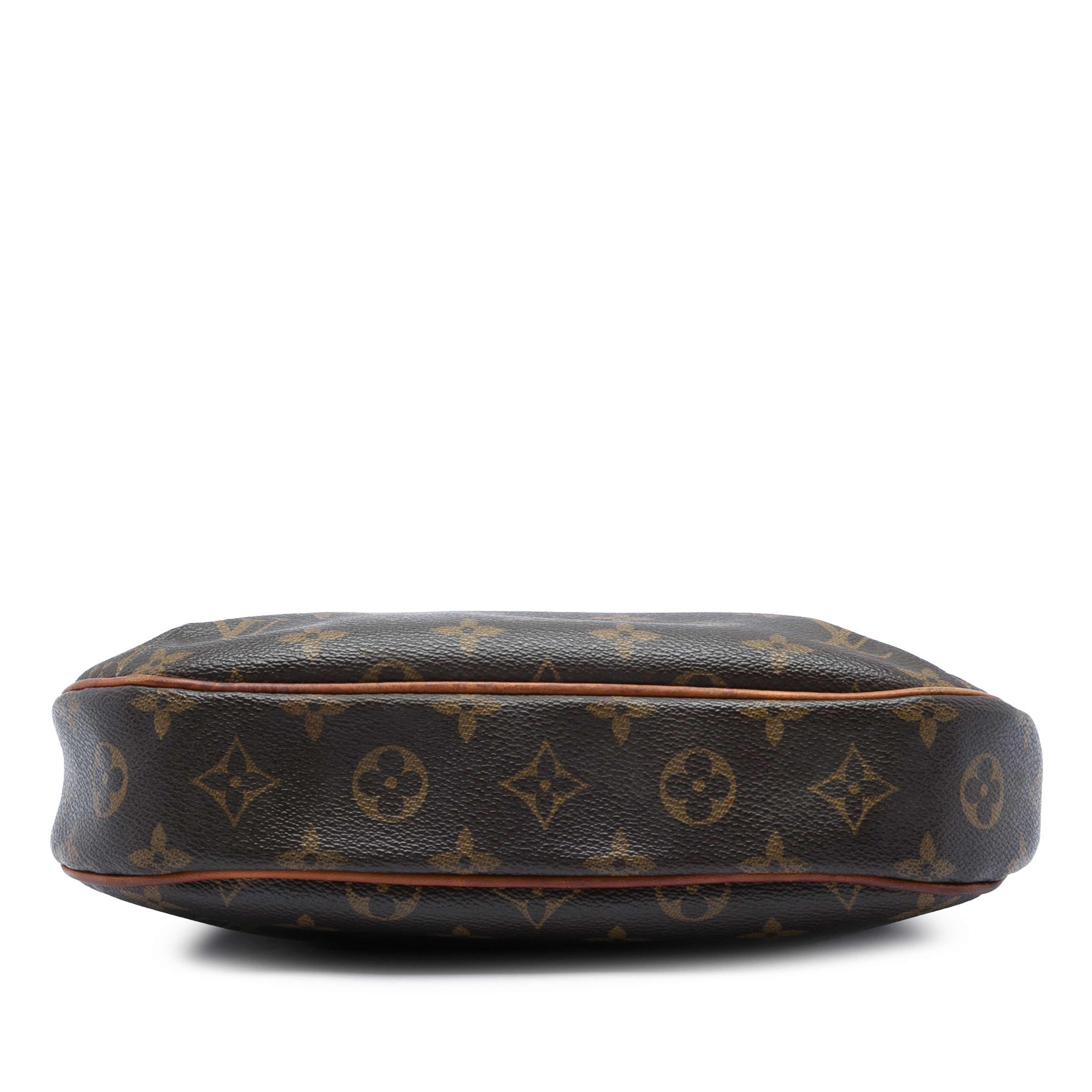 Louis Vuitton Monogram Odeon Pm, från Luxclusif, i färgen brun. Klicka för att öppna bilden i stort format