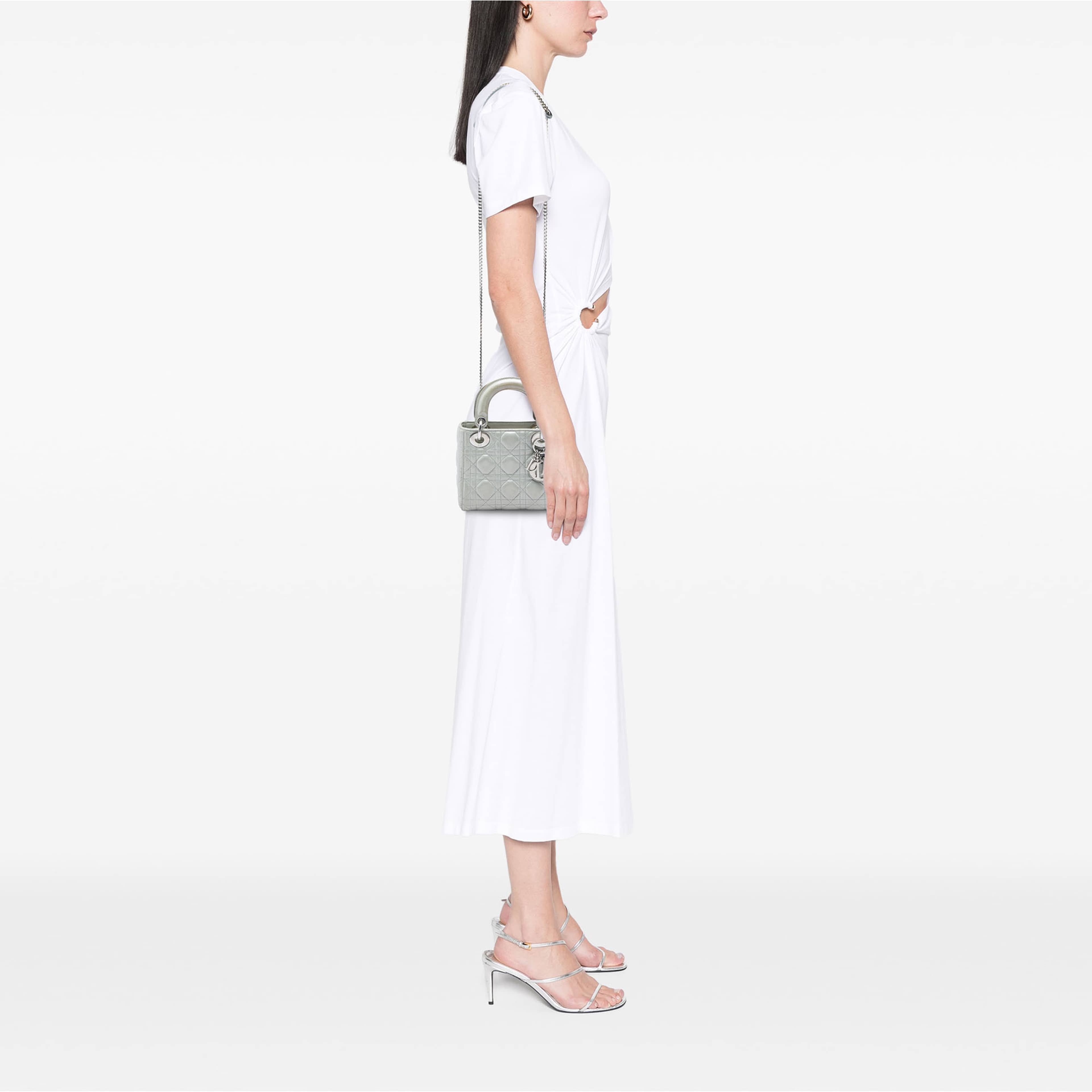 Dior Mini Iridescent Lambskin Cannage Lady Dior, från Luxclusif, i färgen grå. Klicka för att öppna bilden i stort format